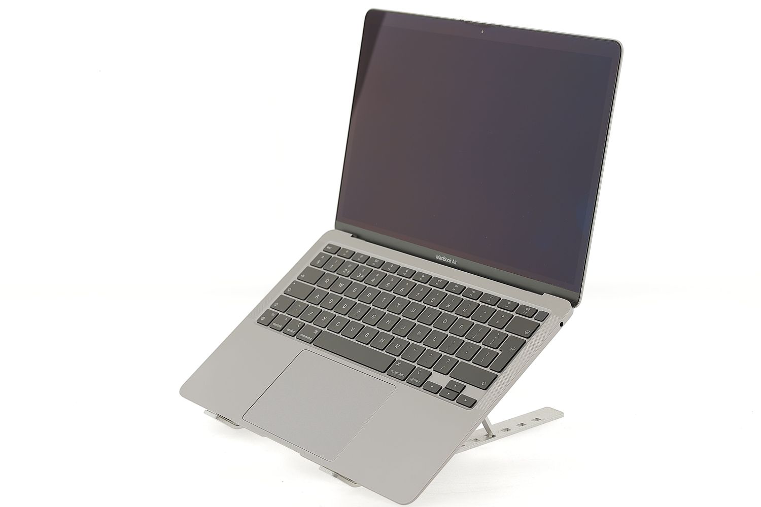 Apple MacBook Air 13″ 2020, i3 1.1 GHz, 8 GB, Intel Iris Plus 256 GB Space Gray - Excelent