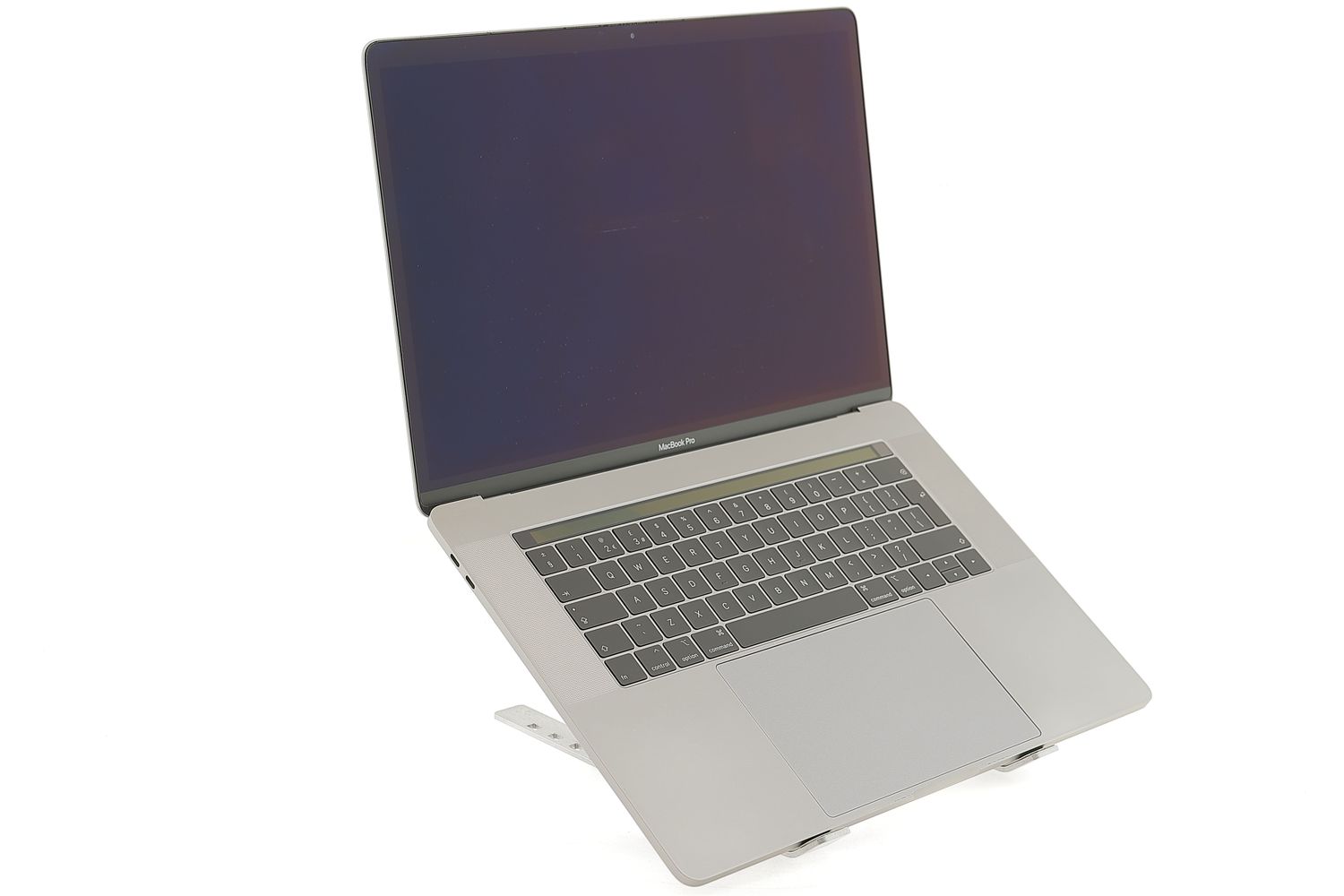 Apple MacBook Pro 15″ Touch Bar 2019, i9 2.3 GHz, 16 GB, AMD Radeon Pro 560X 512 GB Space Gray - Много добро