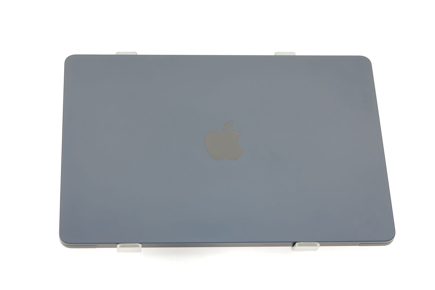 Apple MacBook Air 13″ 2022, M2 8 Cores, 8 GB, 8 core GPU 256 GB Midnight