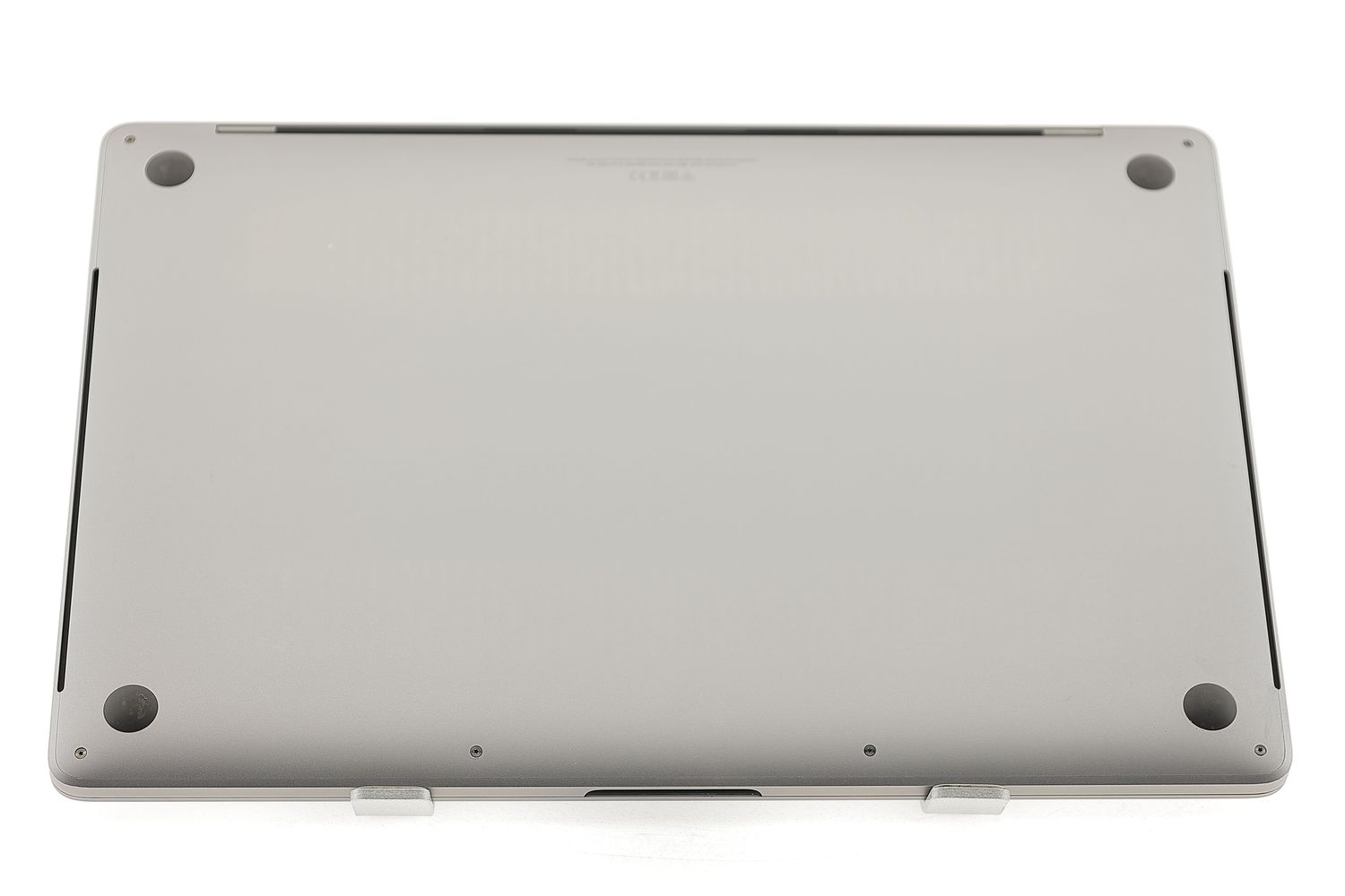 Apple MacBook Pro 15″ Touch Bar 2019, i9 2.4 GHz, 32 GB, AMD Radeon Pro 560x 1 TB Space Gray - Kiváló