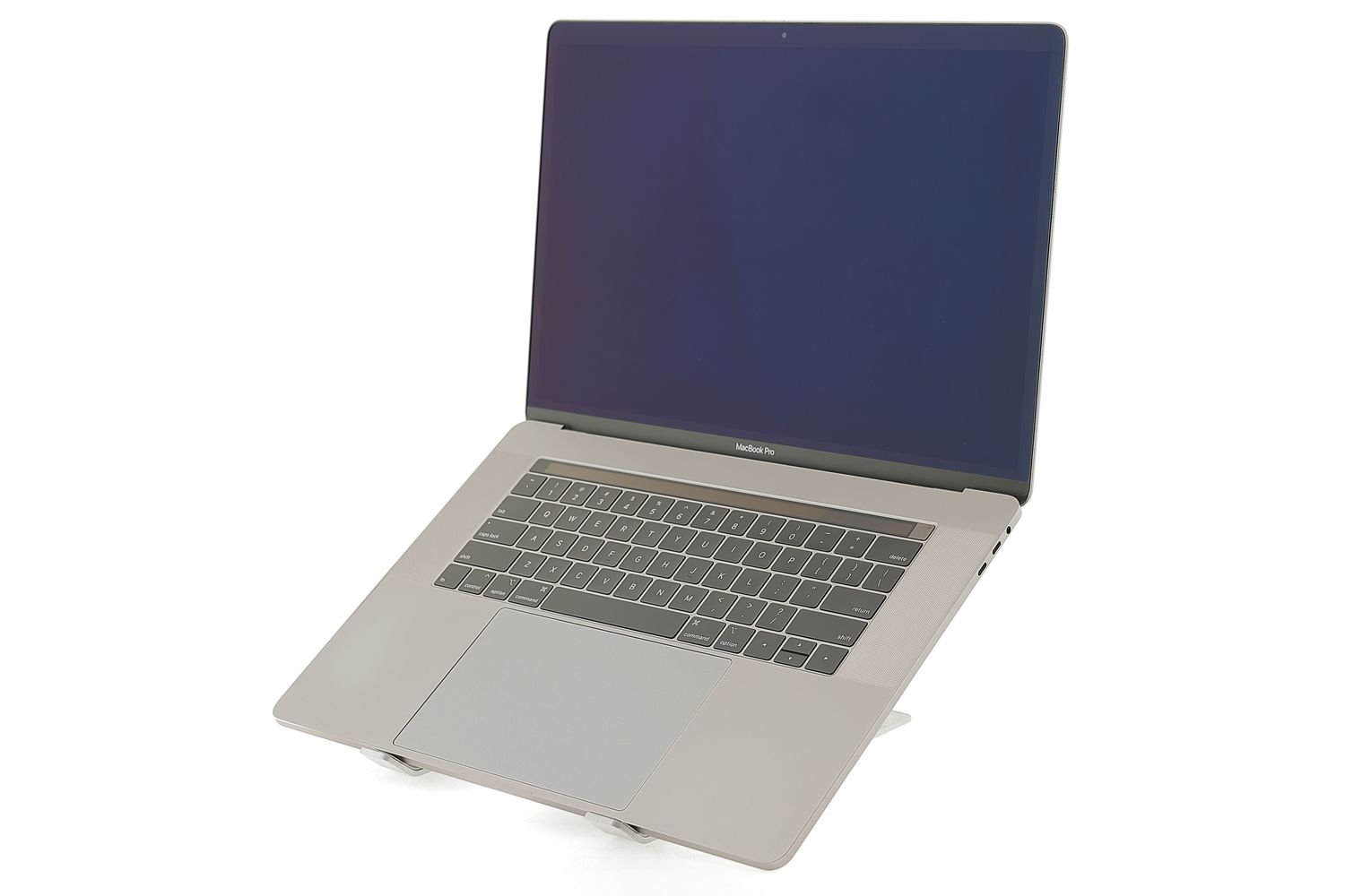Apple MacBook Pro 15″ Touch Bar 2019, i9 2.3 GHz, 16 GB, AMD Radeon Pro 560X 1 TB Space Gray - Отлично