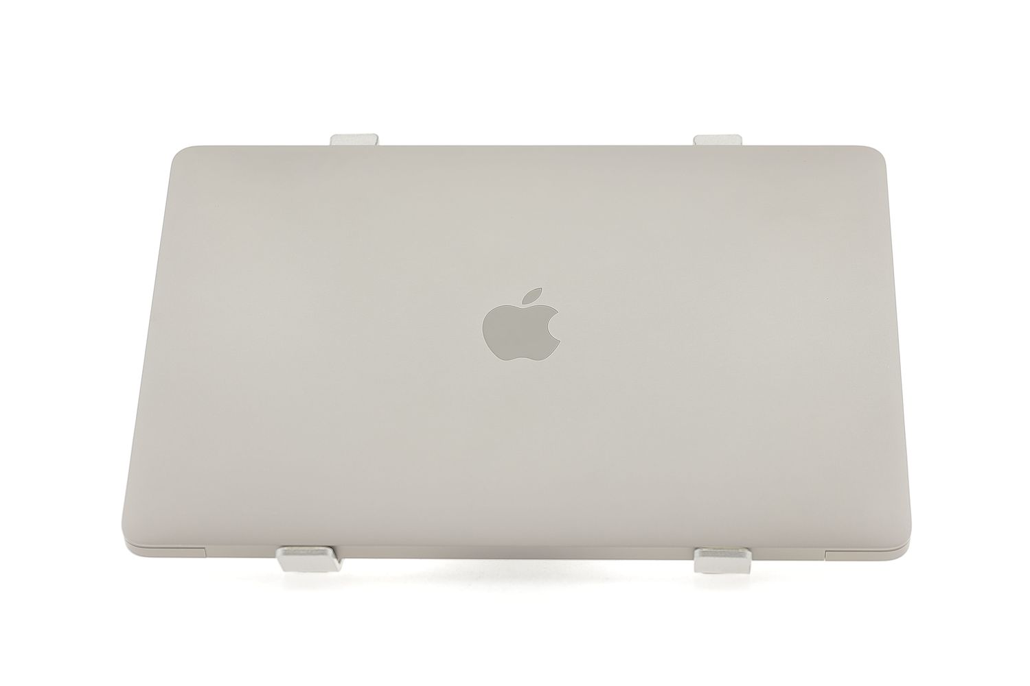 Apple MacBook Air 13″ 2020, i5 1.1 GHz, 8 GB, Intel Iris Plus 256 GB Space Gray - Újszerű