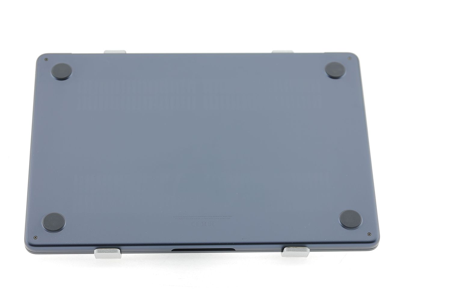 Apple MacBook Air 13″ 2022, M2 8 Cores, 8 GB, 8 core GPU 256 GB Midnight - Отлично