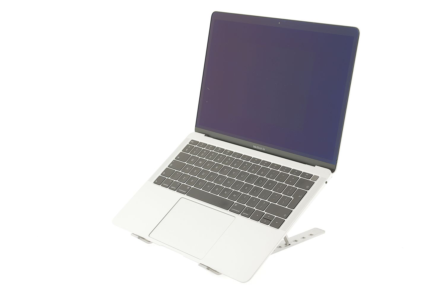 Apple MacBook Air 13″ 2018, i5 1.6 GHz, 8 GB, Intel UHD Graphics 617 128 GB Silver - Nagyon jó