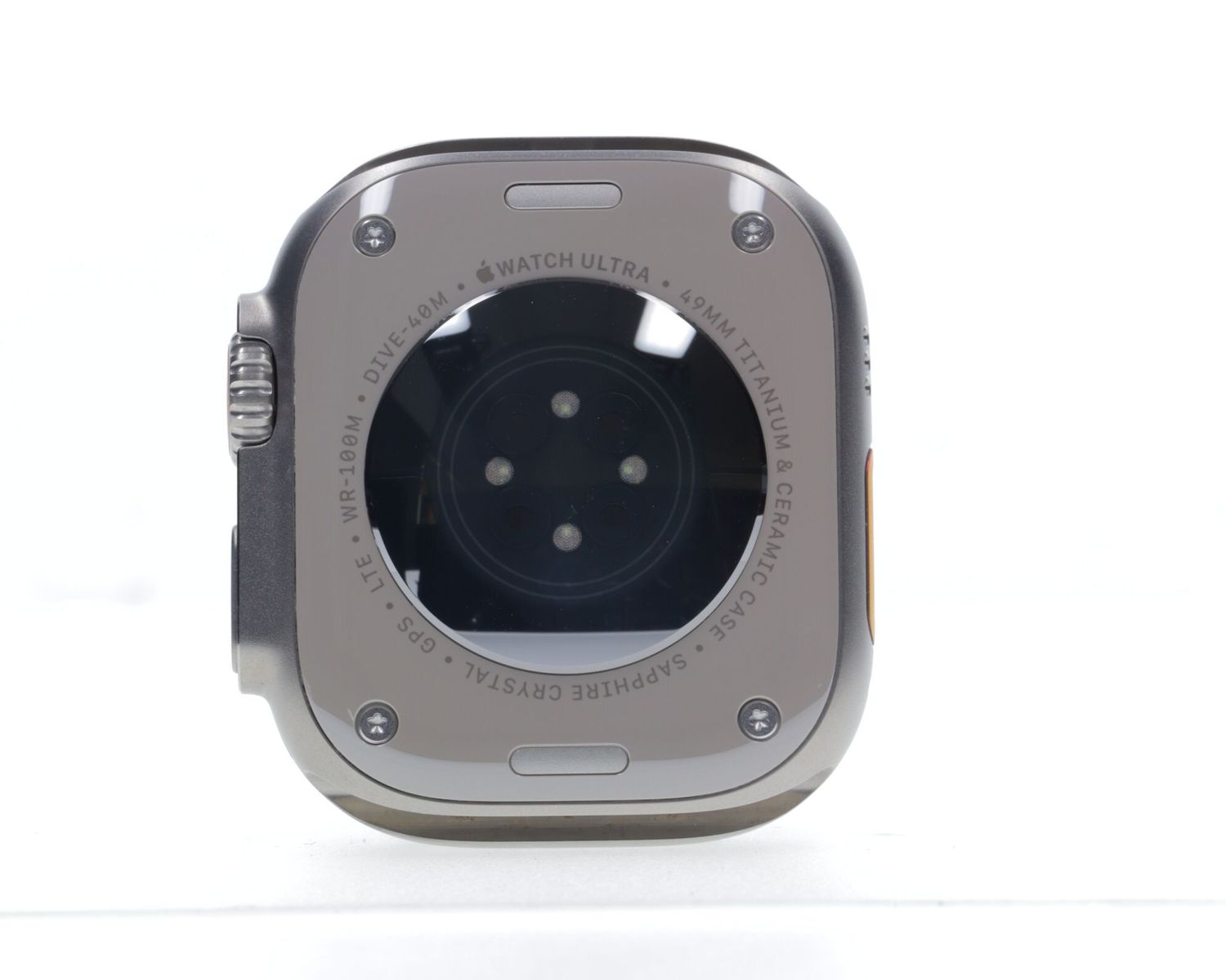 Apple Watch Ultra 2022, GPS + Cellular, Titanium 49mm Titanium - Kiváló