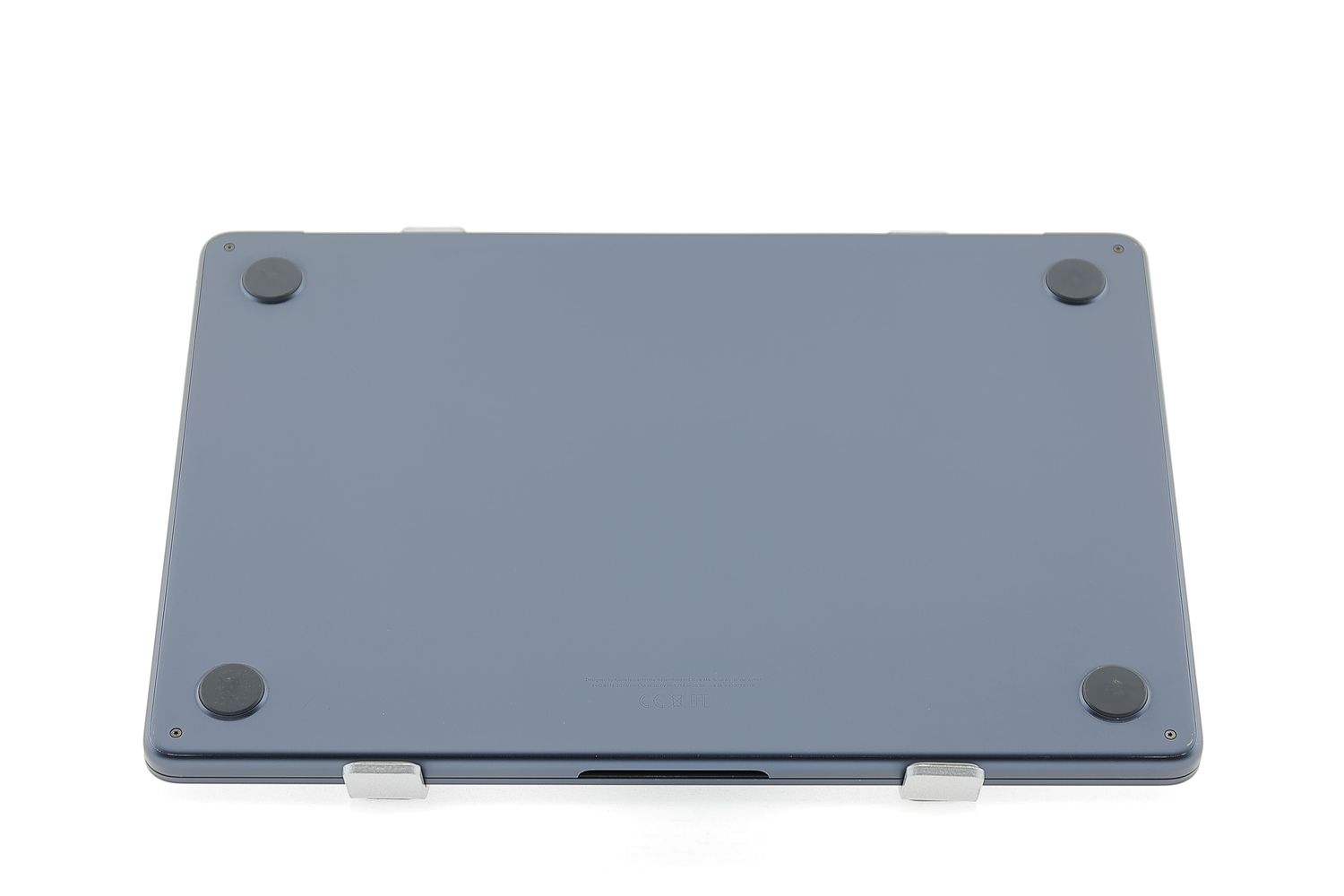 Apple MacBook Air 13″ 2022, M2 8 Cores, 8 GB, 8 core GPU 256 GB Midnight - Отлично
