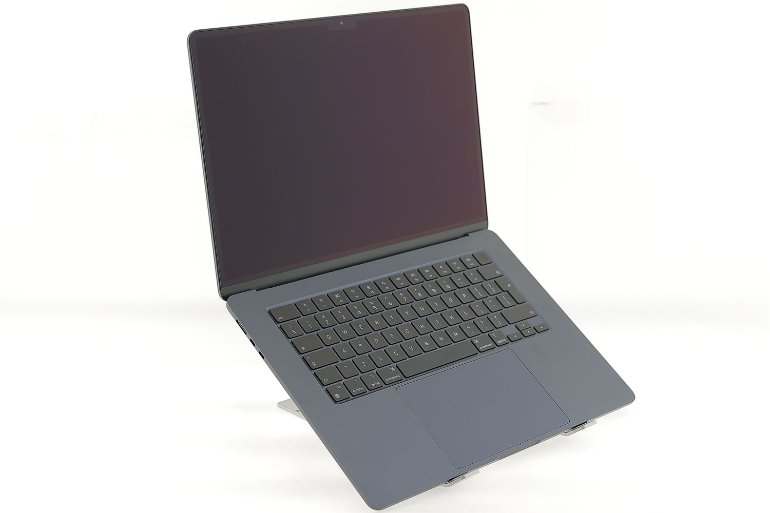 Apple MacBook Air 15″ 2023, M2 8 Cores, 8 GB, 10 core GPU 256 GB Midnight - Ca nou