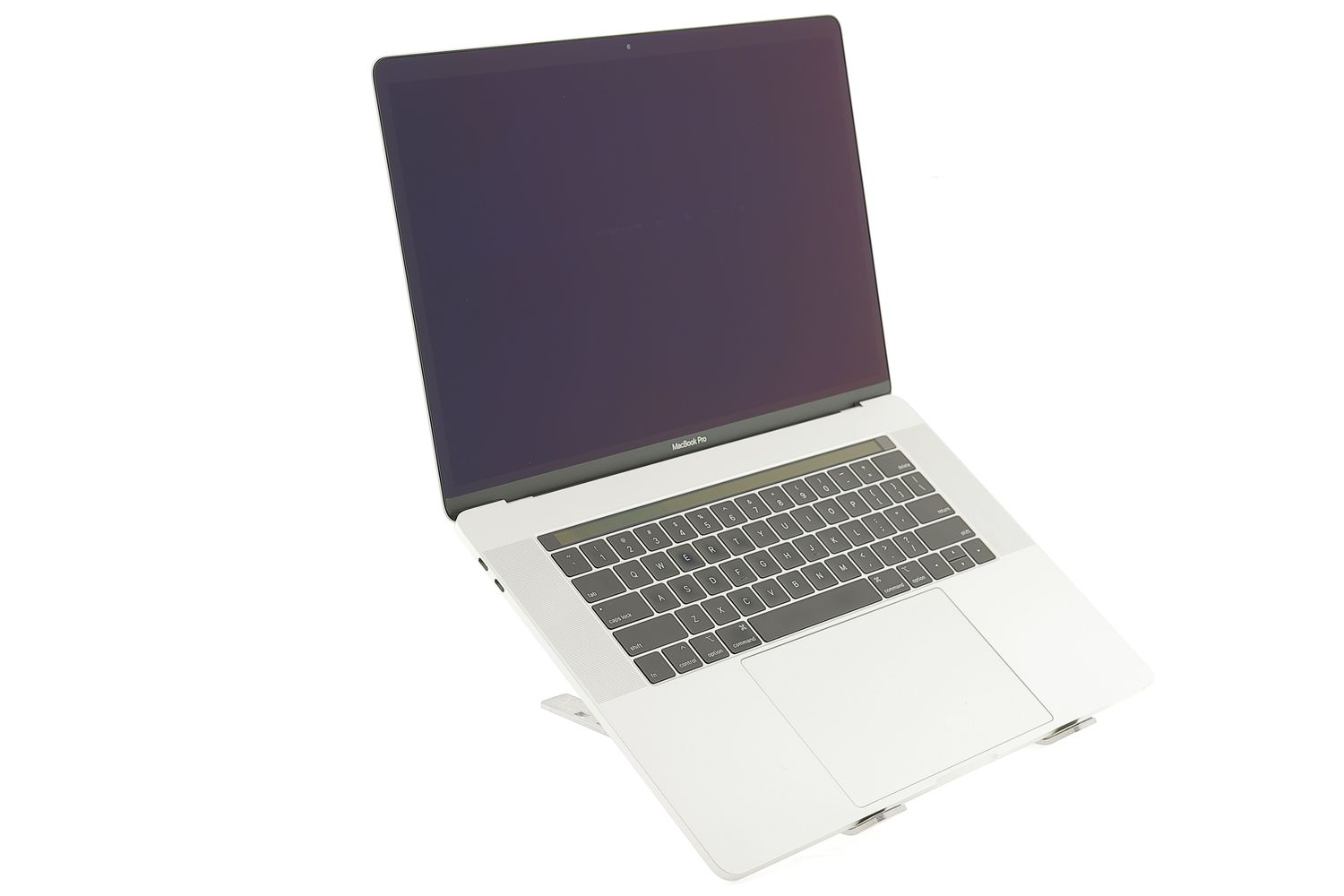 Apple MacBook Pro 15″ Touch Bar 2019, i9 2.4 GHz, 32 GB, AMD Radeon Pro 560x 1 TB Silver - Ca nou