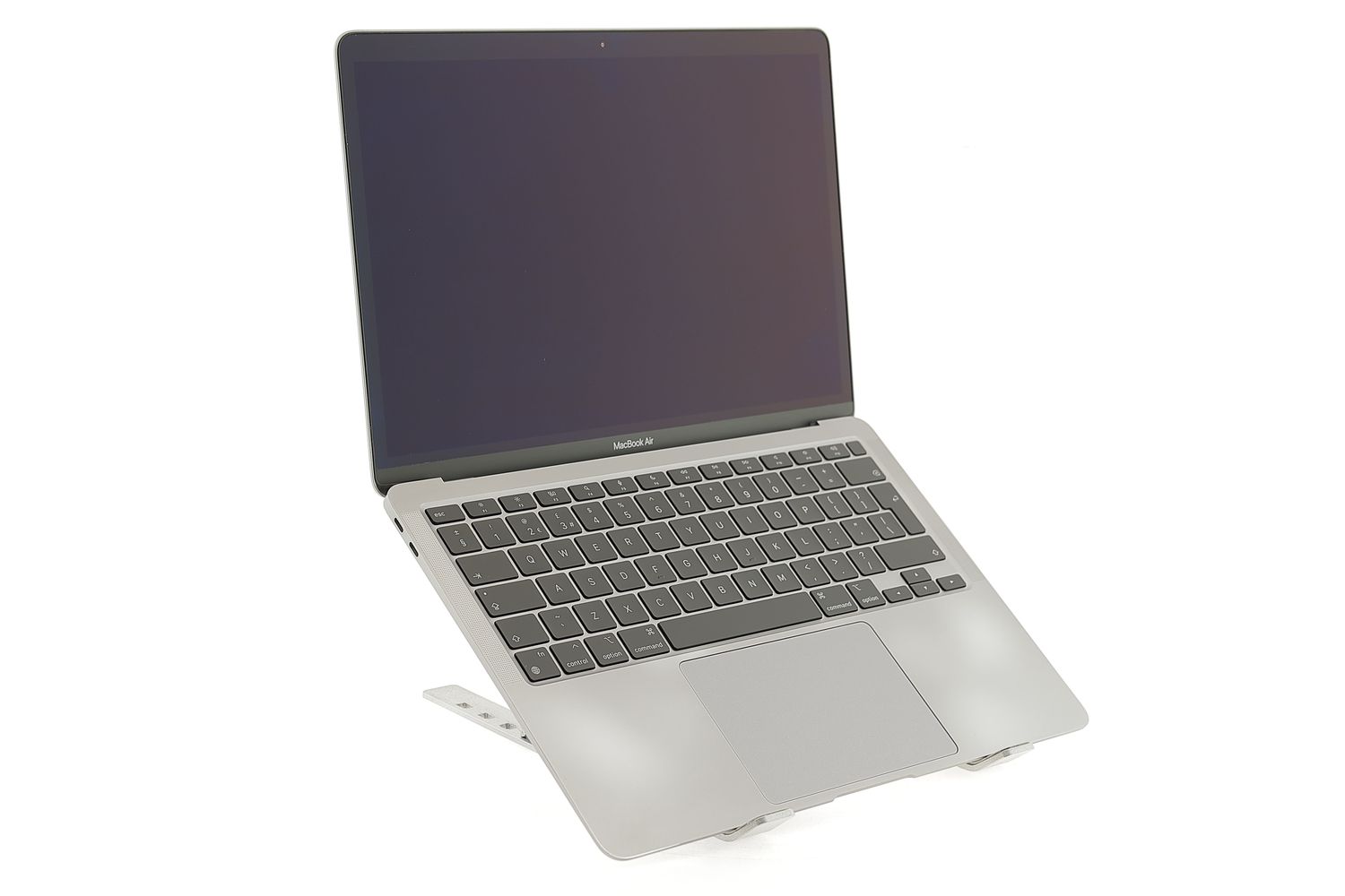 Apple MacBook Air 13″ 2020, i3 1.1 GHz, 8 GB, Intel Iris Plus 256 GB Space Gray - Отлично