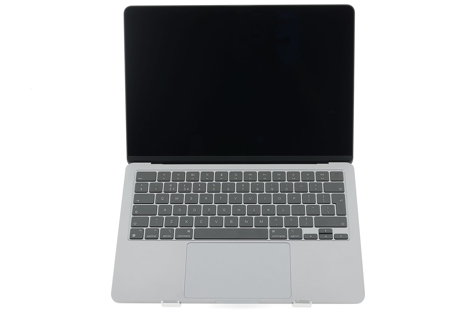 Apple MacBook Air 13″ 2022, M2 8 Cores, 16 GB, 10 core GPU 512 GB Space Gray - Много добро