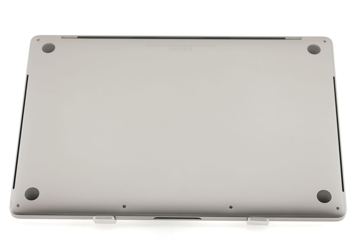 Apple MacBook Pro 15″ Touch Bar 2017, i7 2.9 GHz, 16 GB, AMD Radeon Pro 560 512 GB Space Gray - Много добро