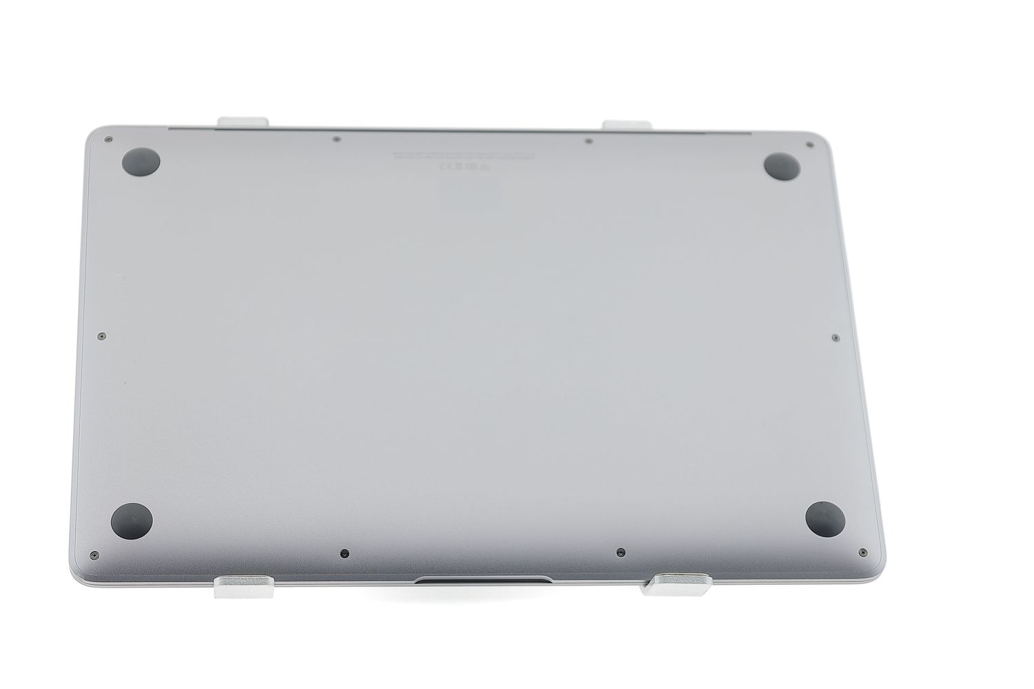 Apple MacBook Air 13″ 2020, M1 8 Cores, 8 GB, 7 core GPU 256 GB Space Gray - Много добро