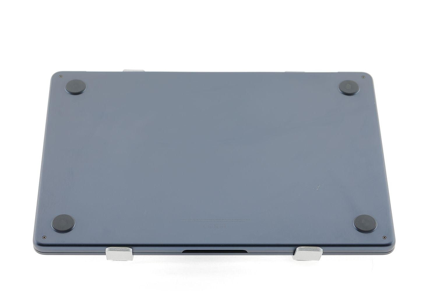 Apple MacBook Air 13″ 2022, M2 8 Cores, 8 GB, 10 core GPU 256 GB Midnight - Kiváló