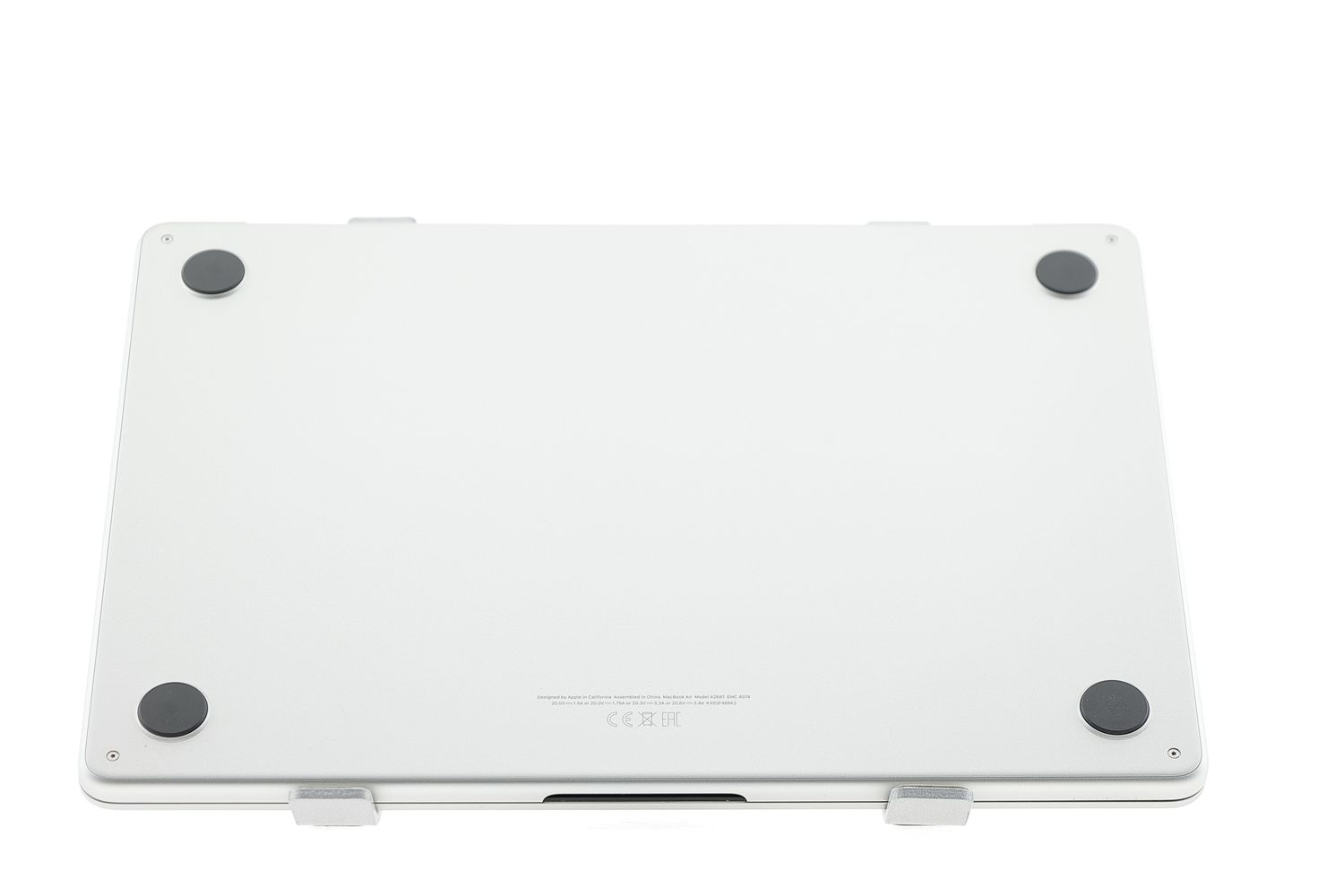 Apple MacBook Air 13″ 2022, M2 8 Cores, 8 GB, 8 core GPU 256 GB Silver - Újszerű