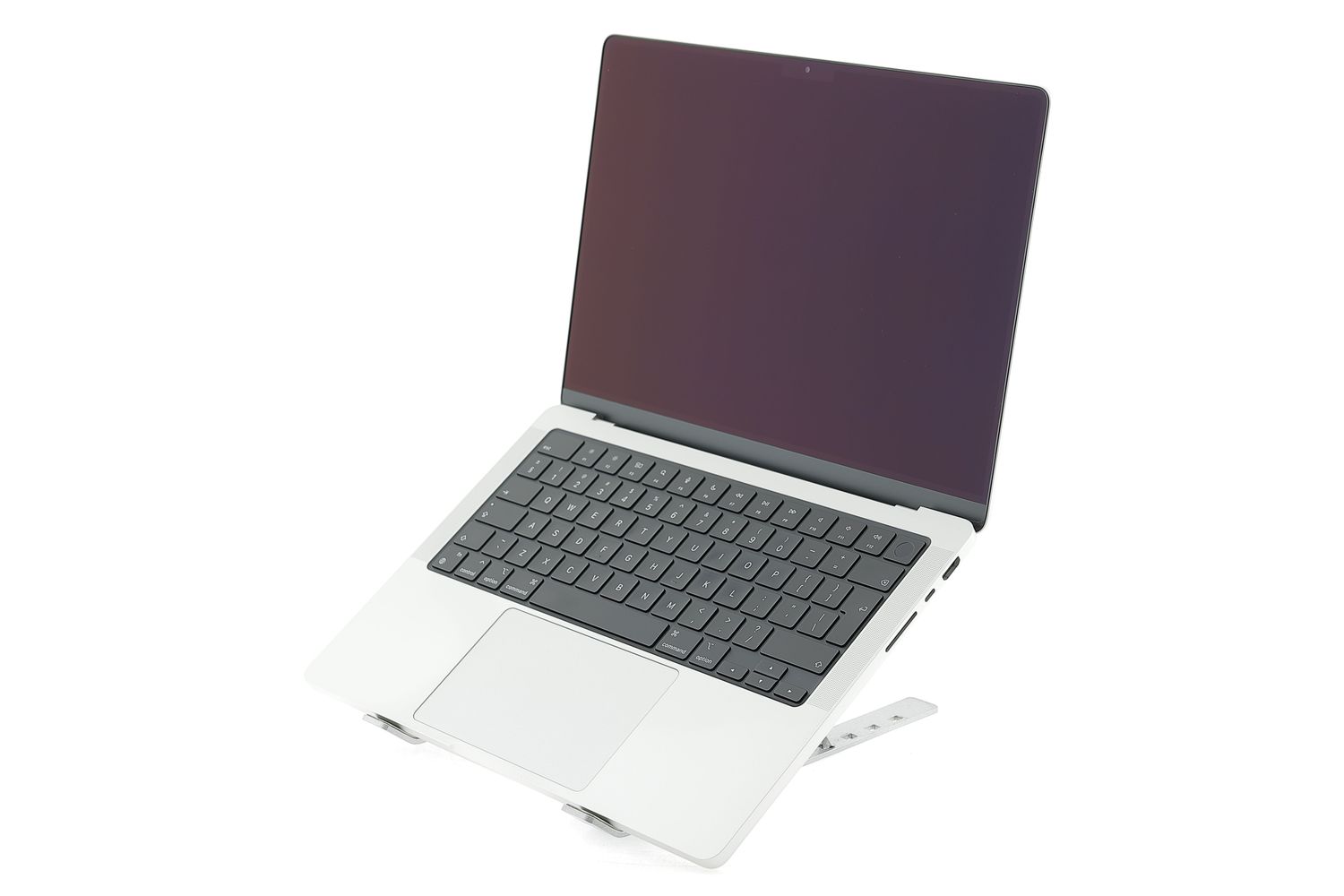 Apple MacBook Pro 14″ 2023, M3 Pro 11 Cores, 18 GB, 14 core GPU 512 GB Silver - Ca nou