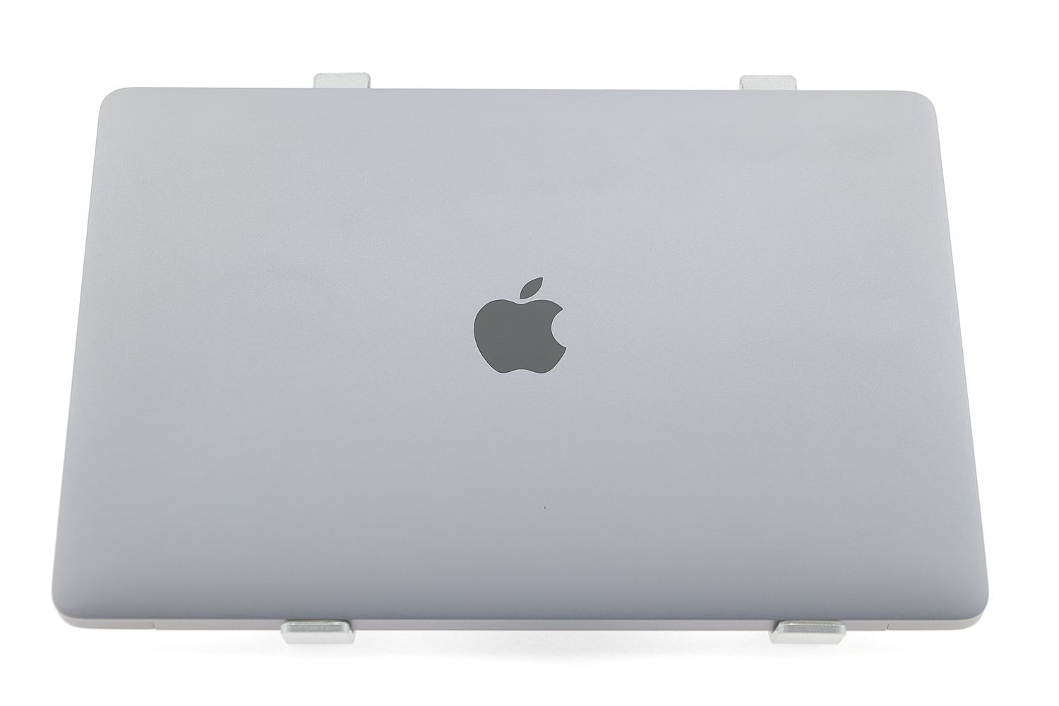 Apple MacBook Air 13″ 2020, i3 1.1 GHz, 8 GB, Intel Iris Plus 256 GB Space Gray - Excelent