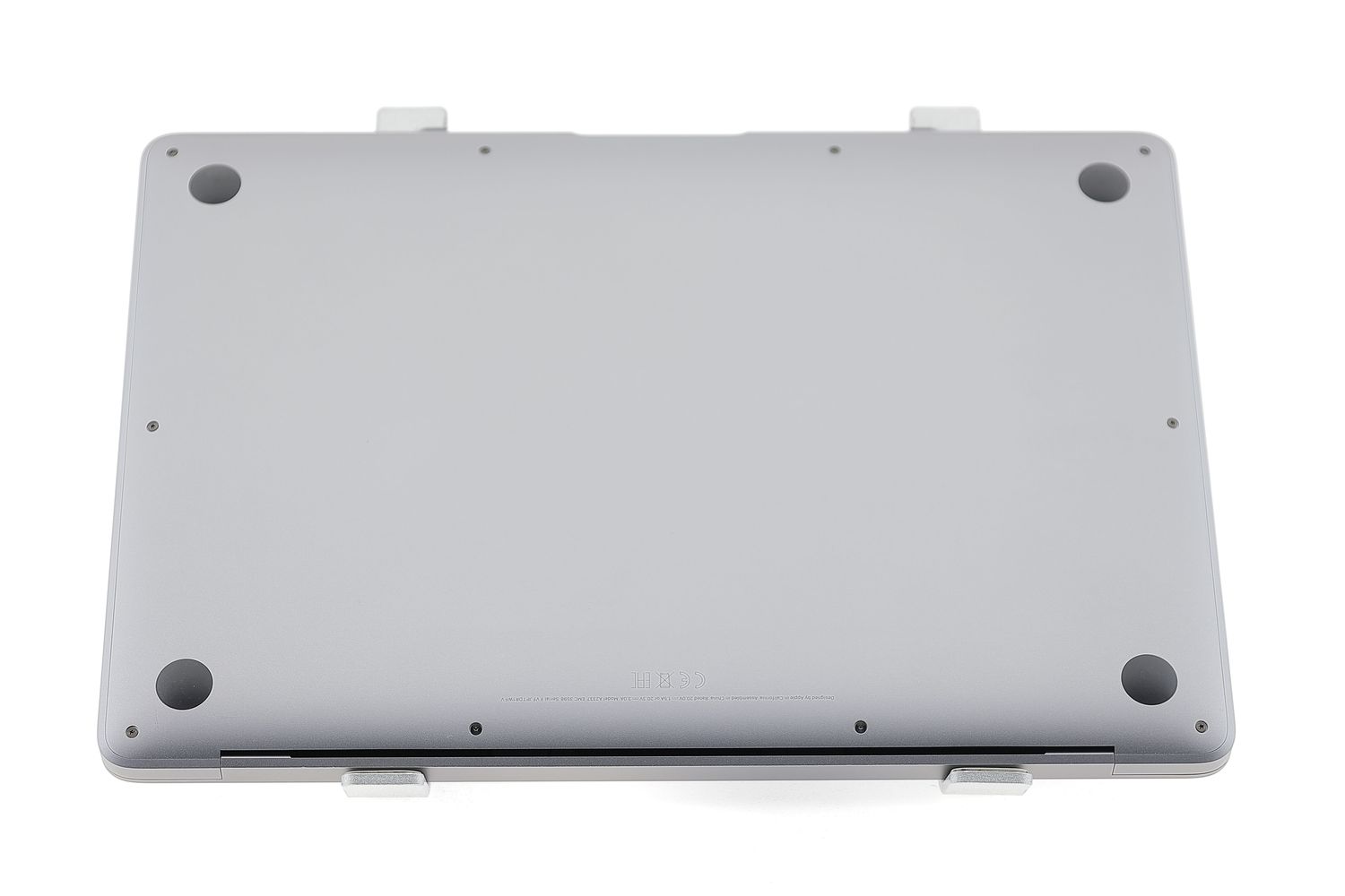 Apple MacBook Air 13″ 2020, M1 8 Cores, 8 GB, 7 core GPU 256 GB Space Gray