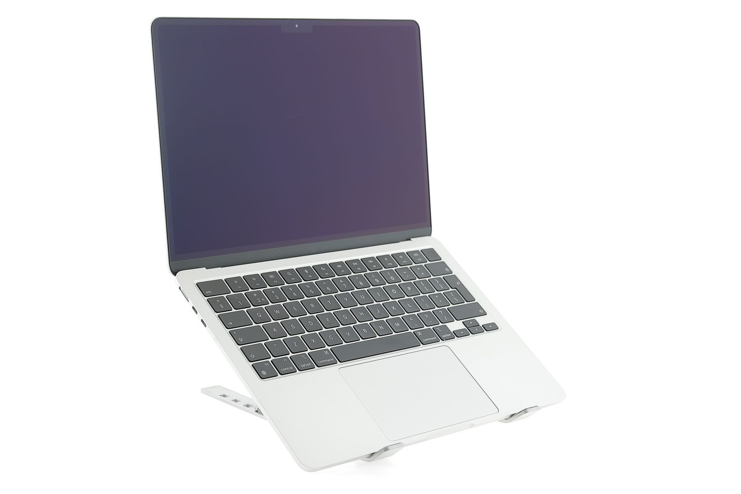 Apple MacBook Air 13″ 2024, M3 8 Cores, 8 GB, 8 core GPU 256 GB Silver - Excelent