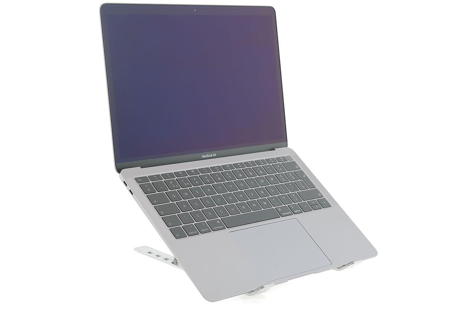 Apple MacBook Air 13″ 2019, i5 1.6 GHz, 8 GB, Intel UHD Graphics 617 128 GB Space Gray - Foarte bun