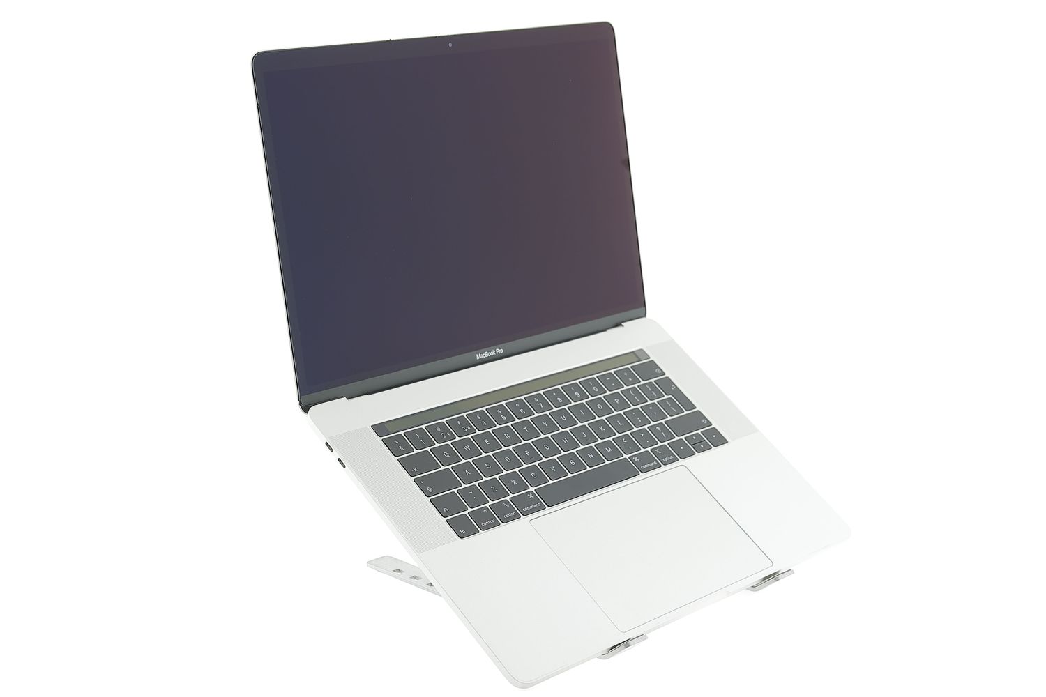 Apple MacBook Pro 15″ Touch Bar 2017, i7 2.8 GHz, 16 GB, AMD Radeon Pro 555 256 GB Silver - Excelent