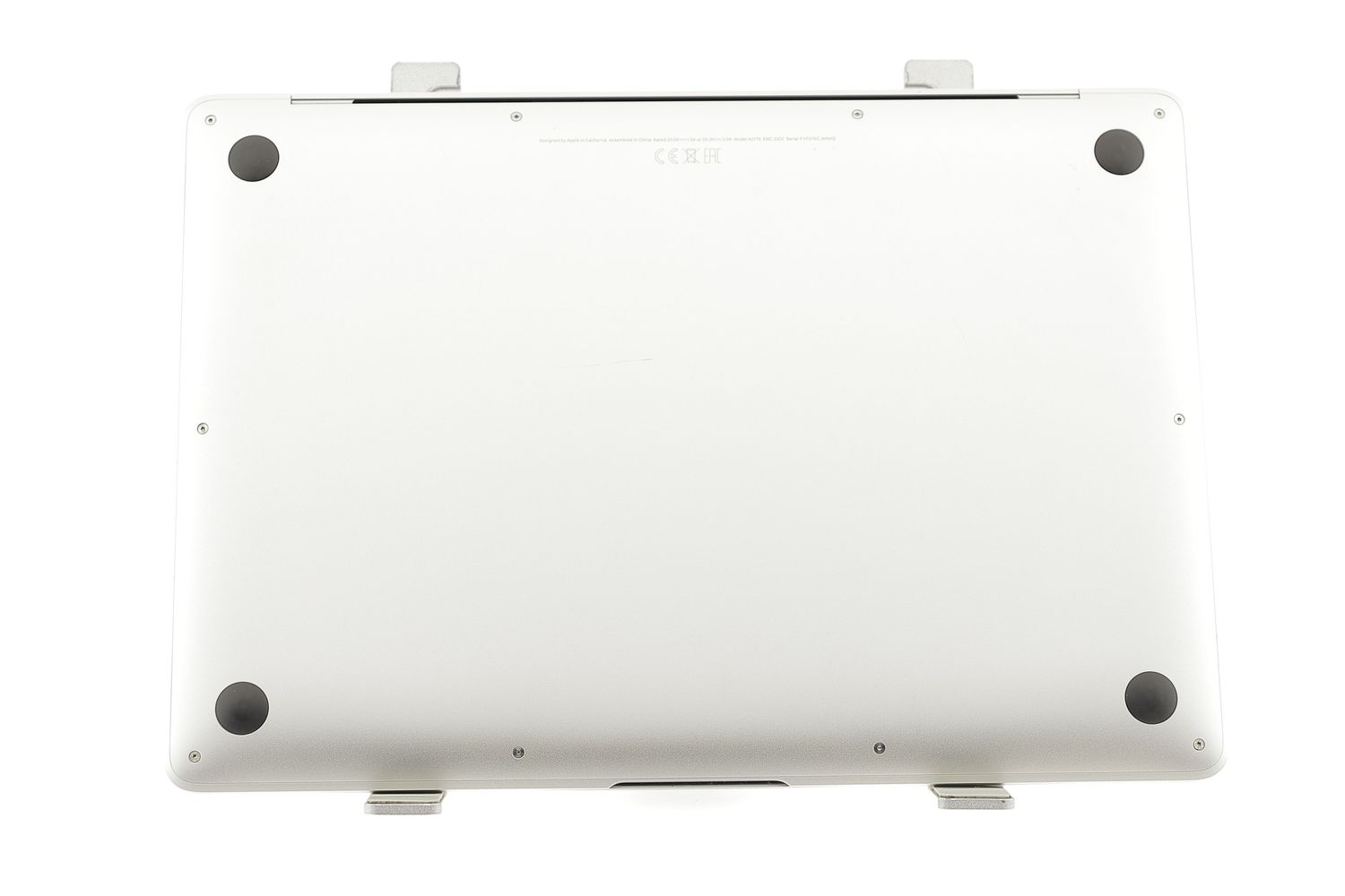 Apple MacBook Air 13″ 2020, i3 1.1 GHz, 8 GB, Intel Iris Plus 256 GB Silver - Като нов