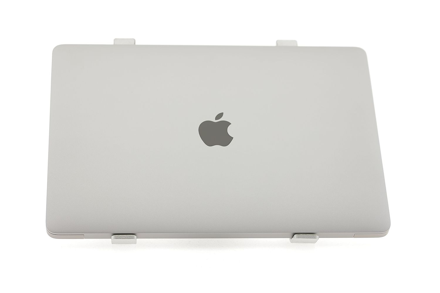 Apple MacBook Air 13″ 2020, i3 1.1 GHz, 8 GB, Intel Iris Plus 256 GB Space Gray - Excelent
