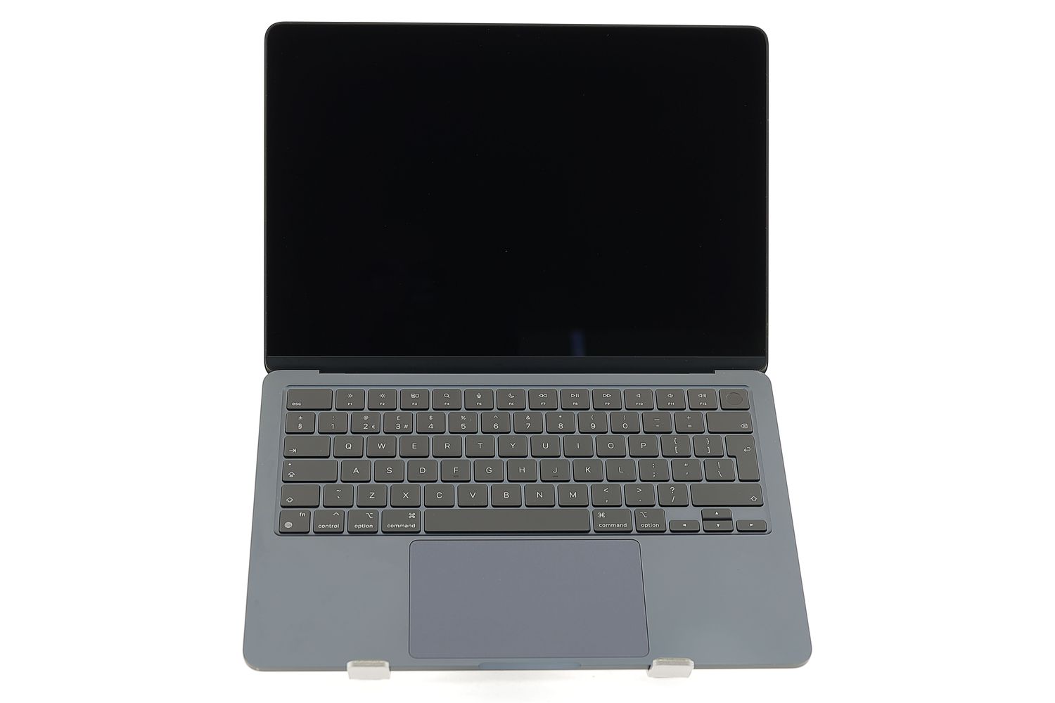 Apple MacBook Air 13″ 2024, M3 8 Cores, 8 GB, 8 core GPU 256 GB Midnight - Foarte bun