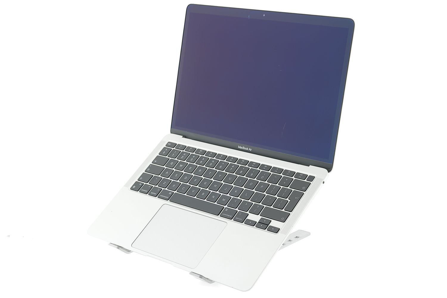 Apple MacBook Air 13″ 2020, M1 8 Cores, 8 GB, 7 core GPU 256 GB Silver - Nagyon jó