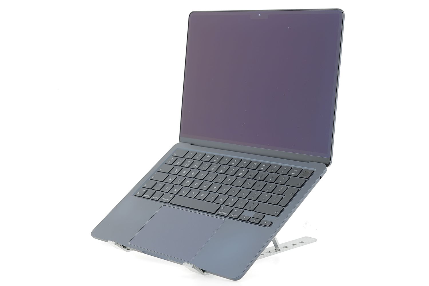 Apple MacBook Air 13″ 2022, M2 8 Cores, 8 GB, 10 core GPU 256 GB Midnight - Kiváló
