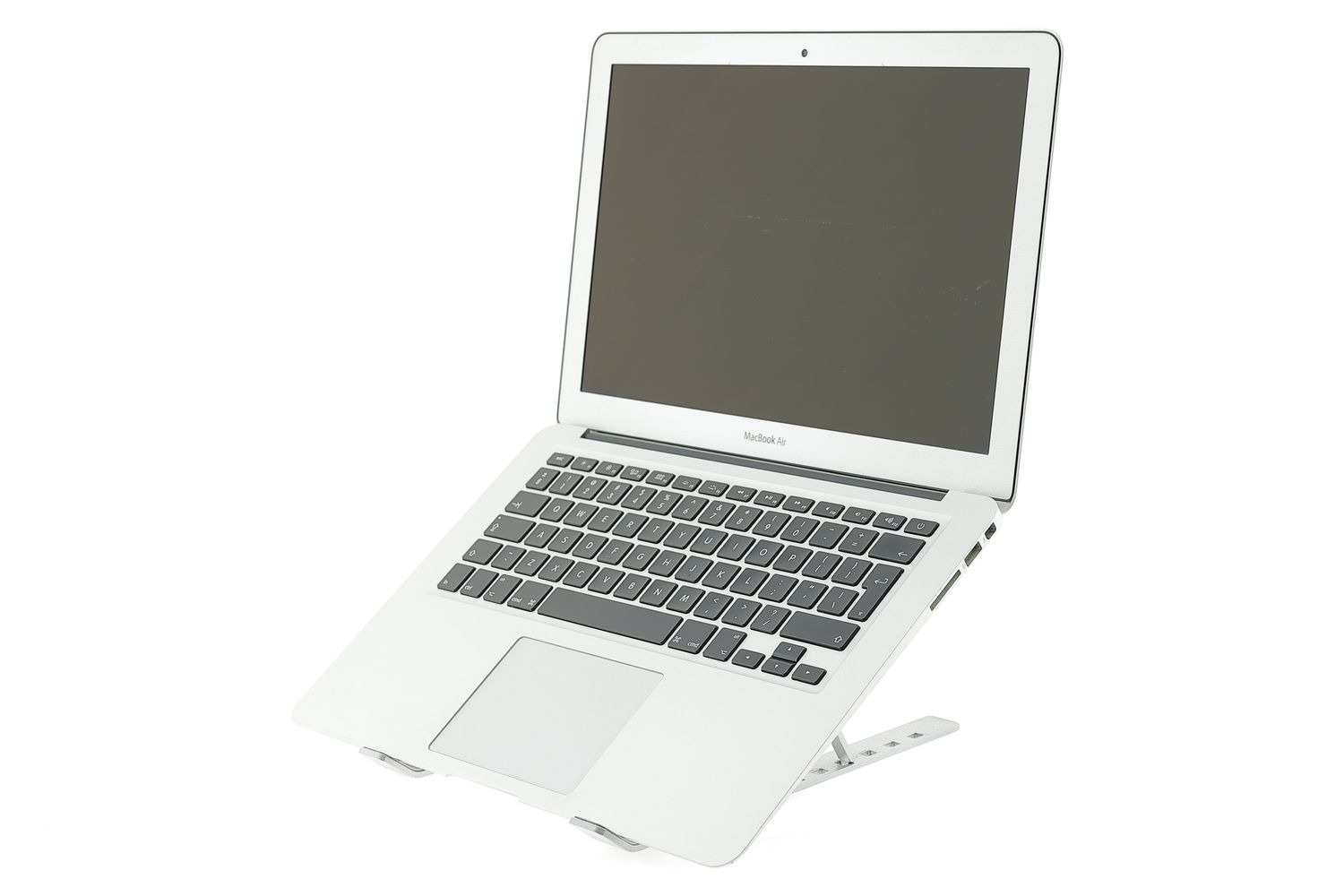 Apple MacBook Air 13″ 2017, i5 1.8 GHz, 8 GB, HD Graphics 6000 128 GB Silver - Много добро