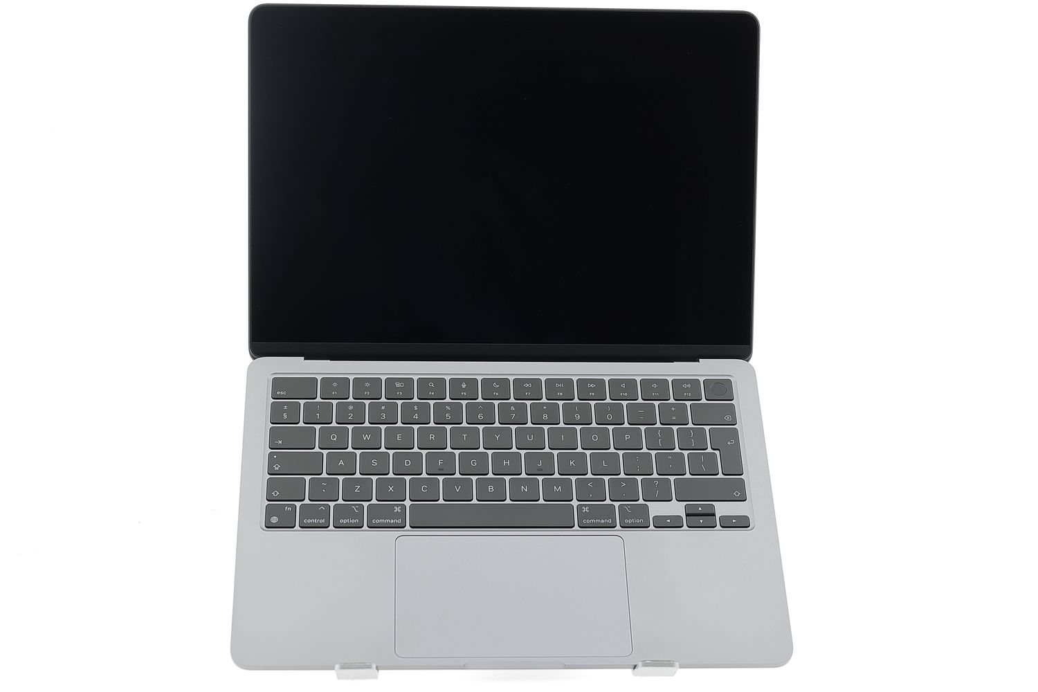 Apple MacBook Air 13″ 2022, M2 8 Cores, 8 GB, 8 core GPU 256 GB Space Gray - Újszerű