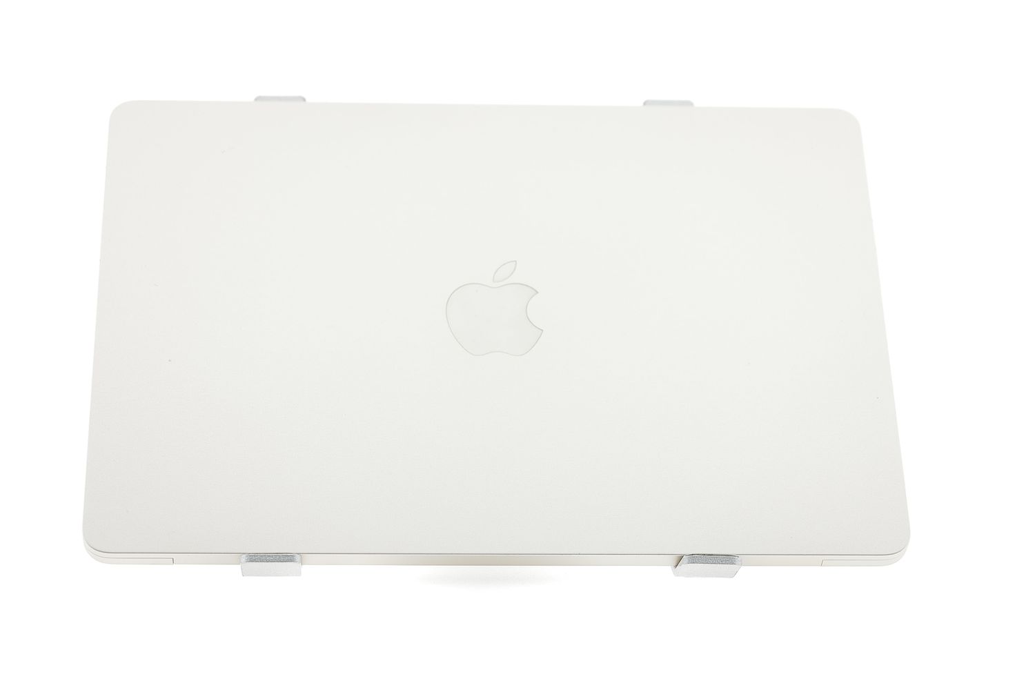 Apple MacBook Air 13″ 2022, M2 8 Cores, 8 GB, 8 core GPU 256 GB Starlight - Много добро