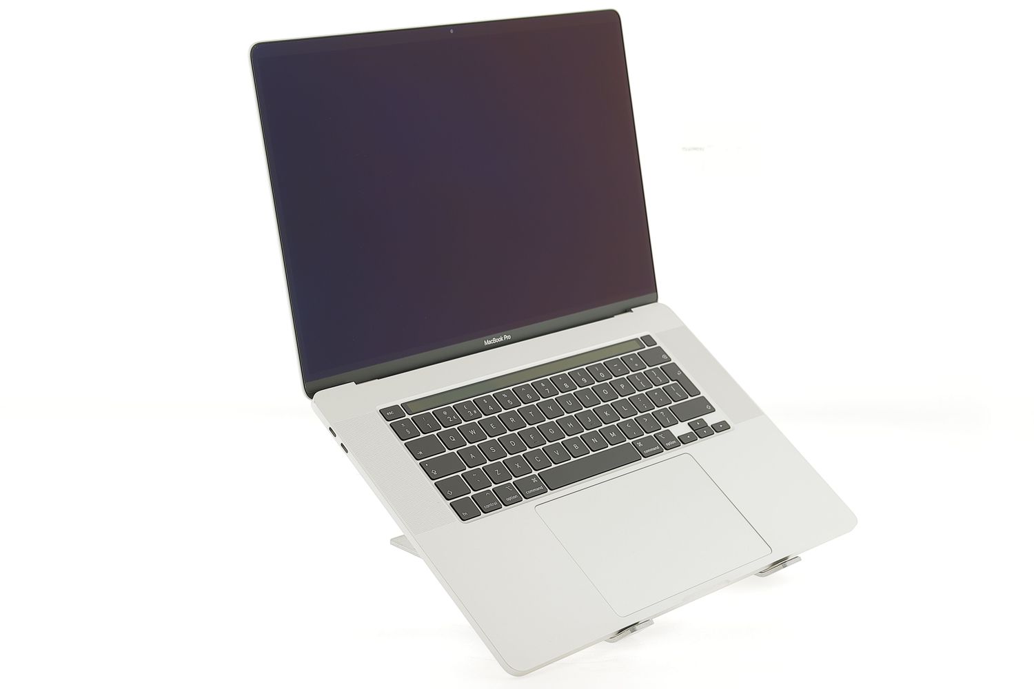 Apple MacBook Pro 16″ Touch Bar 2019, i7 2.6 GHz, 16 GB, AMD Radeon Pro 5300M 512 GB Silver - Nagyon jó