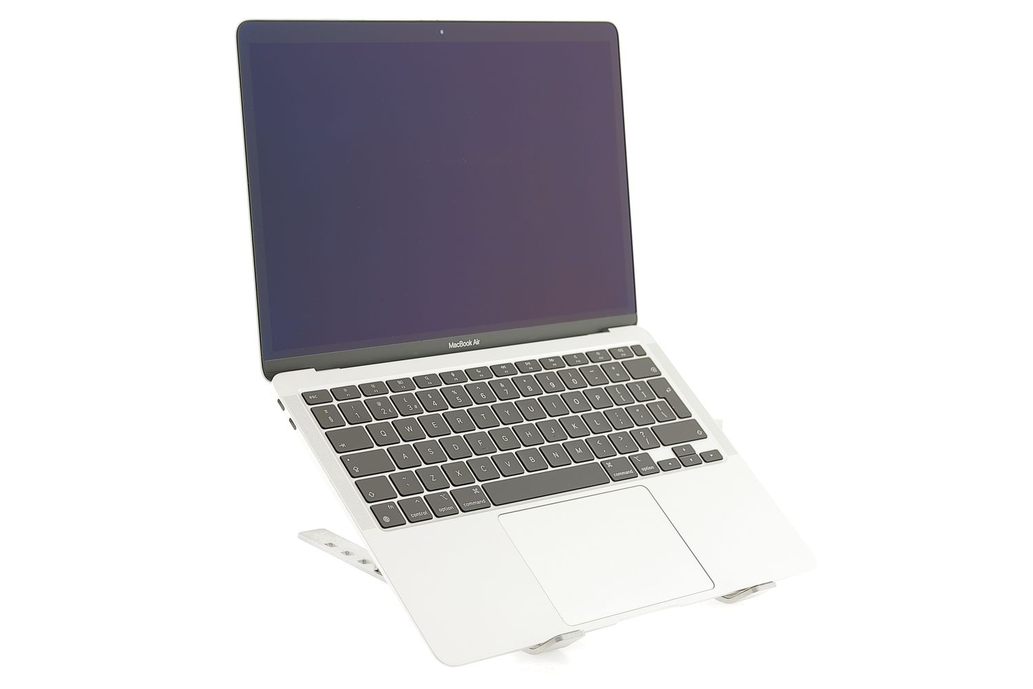 Apple MacBook Air 13″ 2020, M1 8 Cores, 8 GB, 7 core GPU 256 GB Silver - Bun