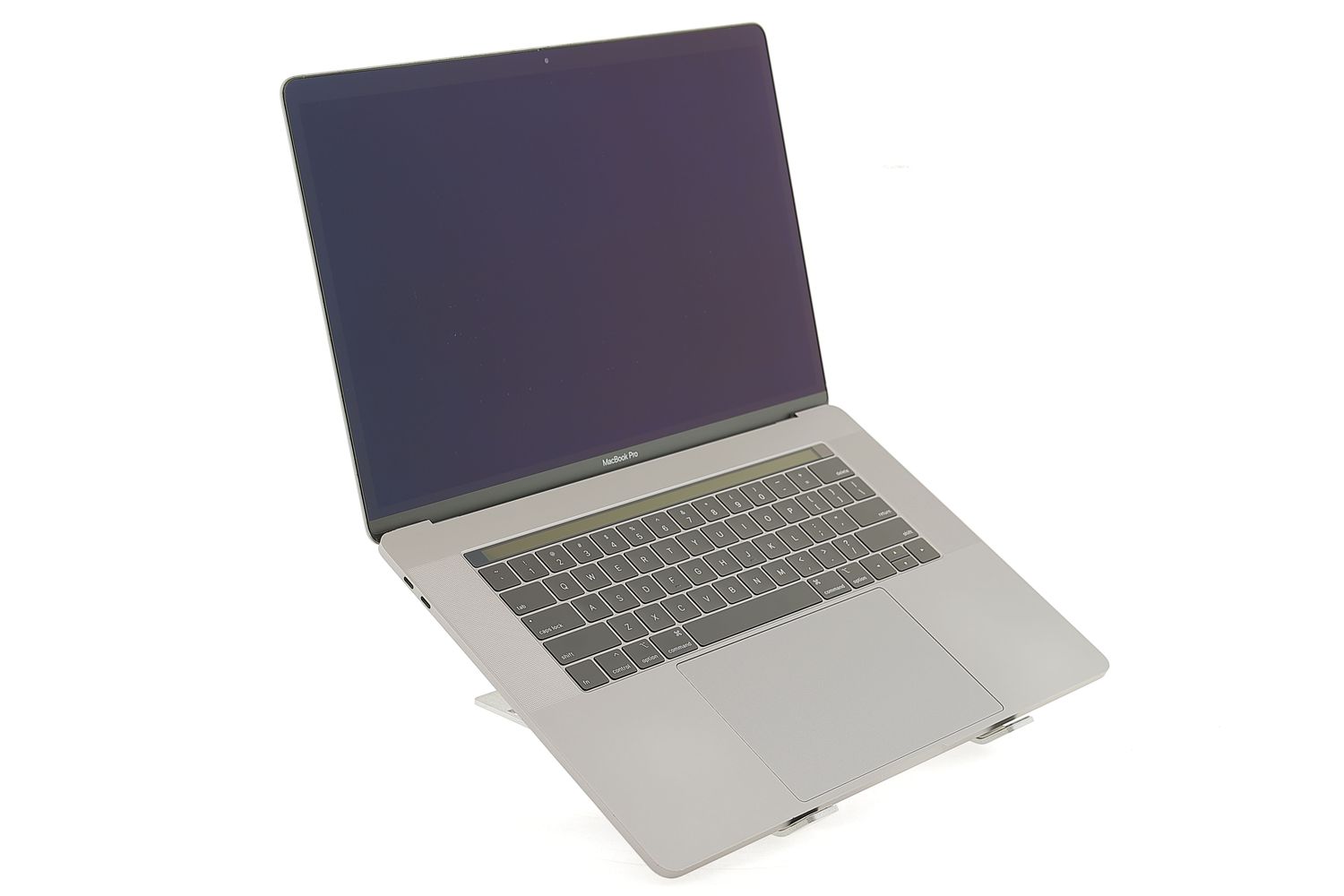 Apple MacBook Pro 15″ Touch Bar 2018, i7 2.2 GHz, 32 GB, AMD Radeon Pro 555X 1 TB Space Gray