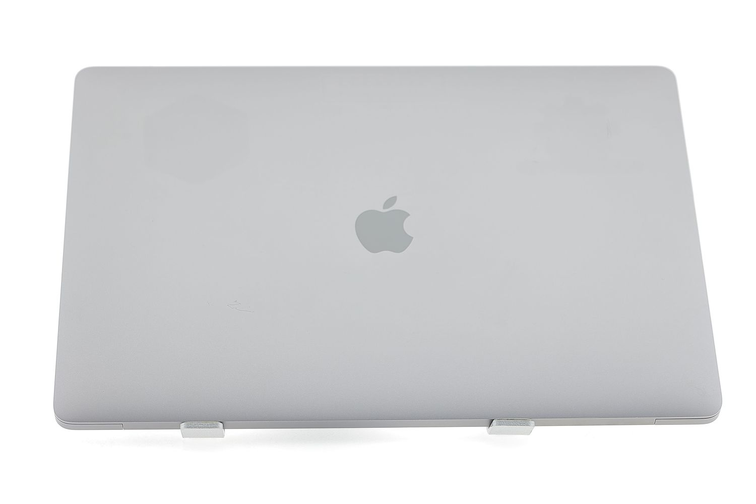 Apple MacBook Pro 15″ Touch Bar 2019, i7 2.6 GHz, 16 GB, AMD Radeon Pro 555X 256 GB Space Gray - Excelent