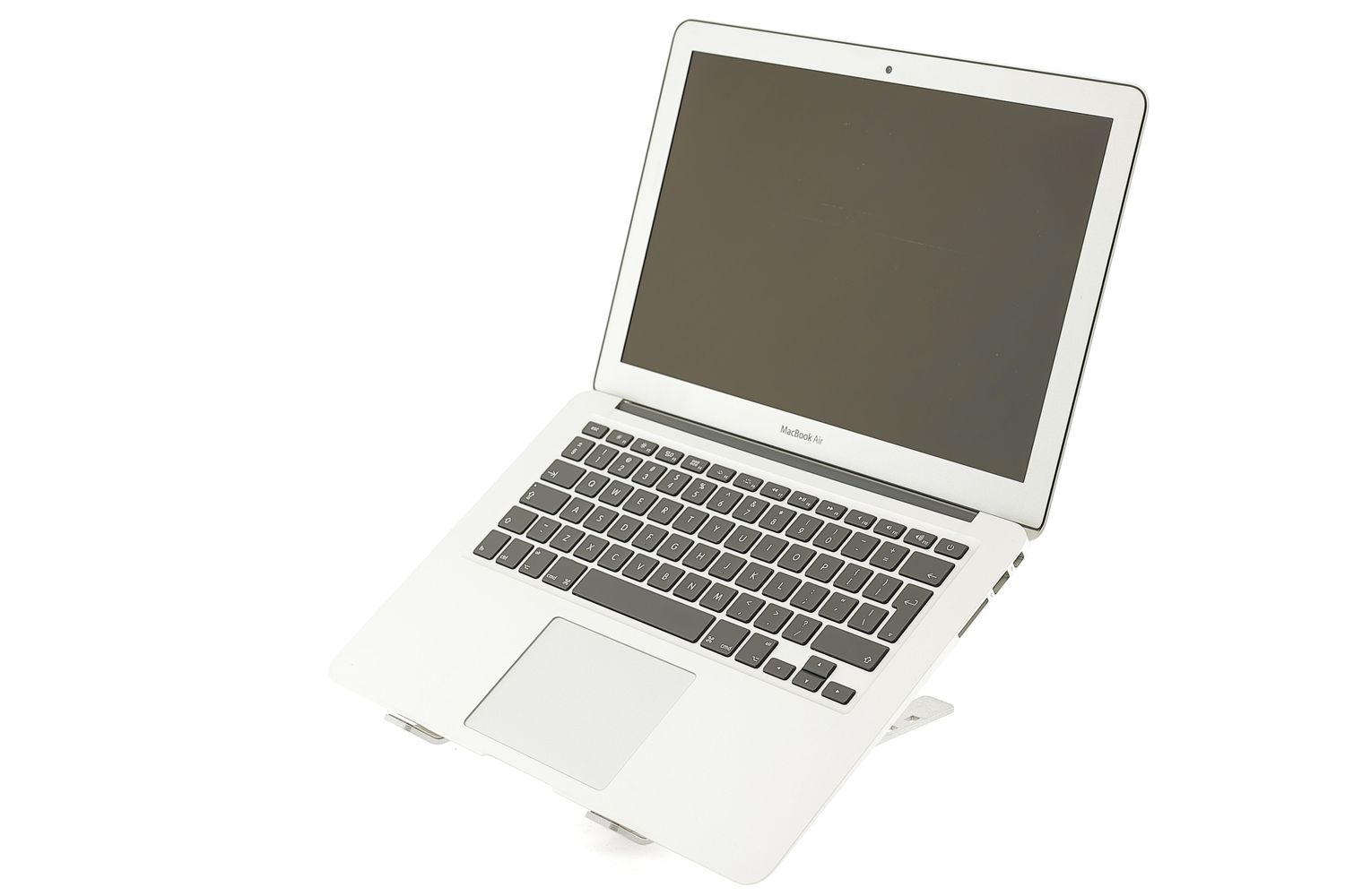 Apple MacBook Air 13″ 2017, i5 1.8 GHz, 8 GB, HD Graphics 6000 128 GB Silver - Много добро