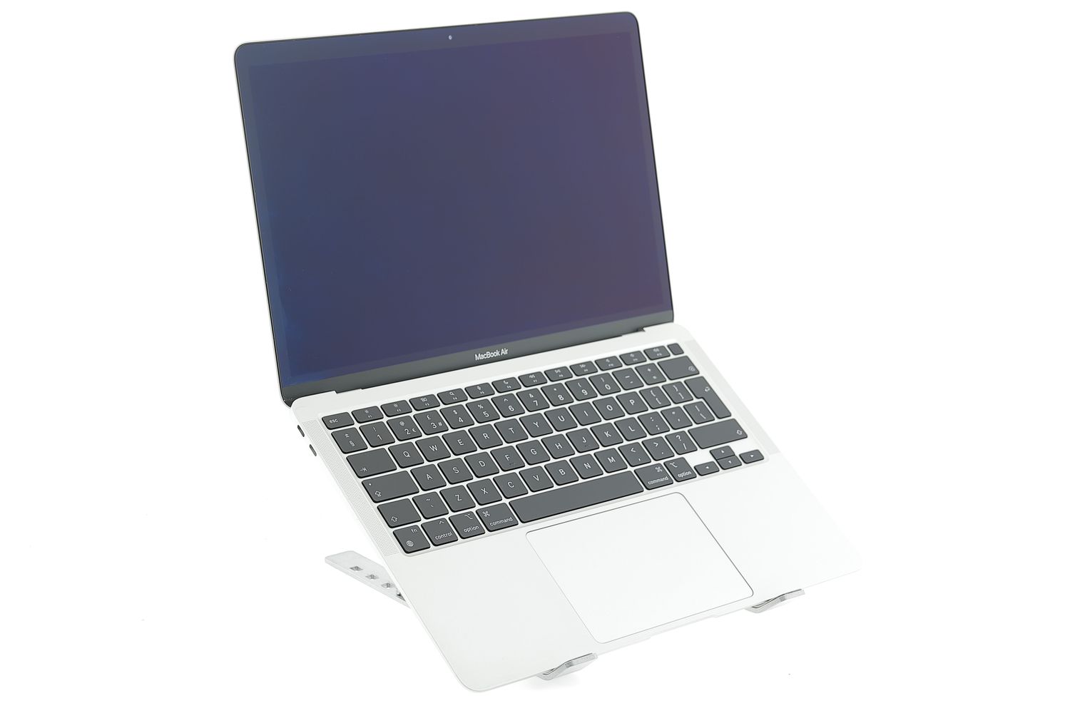 Apple MacBook Air 13″ 2020, M1 8 Cores, 8 GB, 8 core GPU 512 GB Silver - Nagyon jó