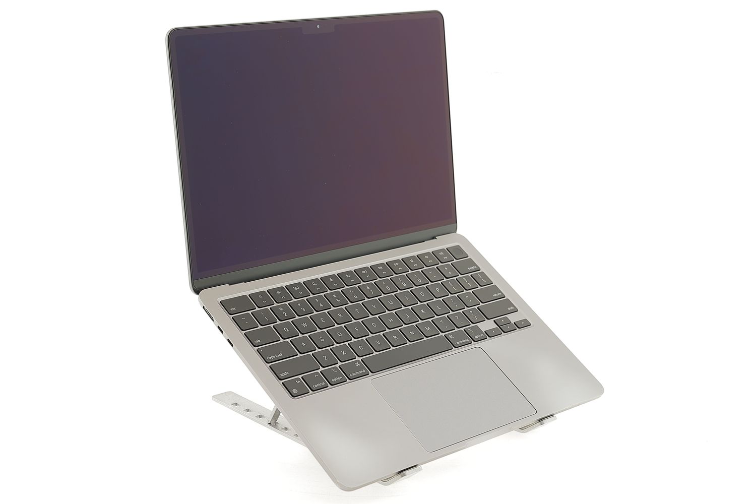 Apple MacBook Air 13″ 2022, M2 8 Cores, 8 GB, 8 core GPU 256 GB Space Gray - Много добро