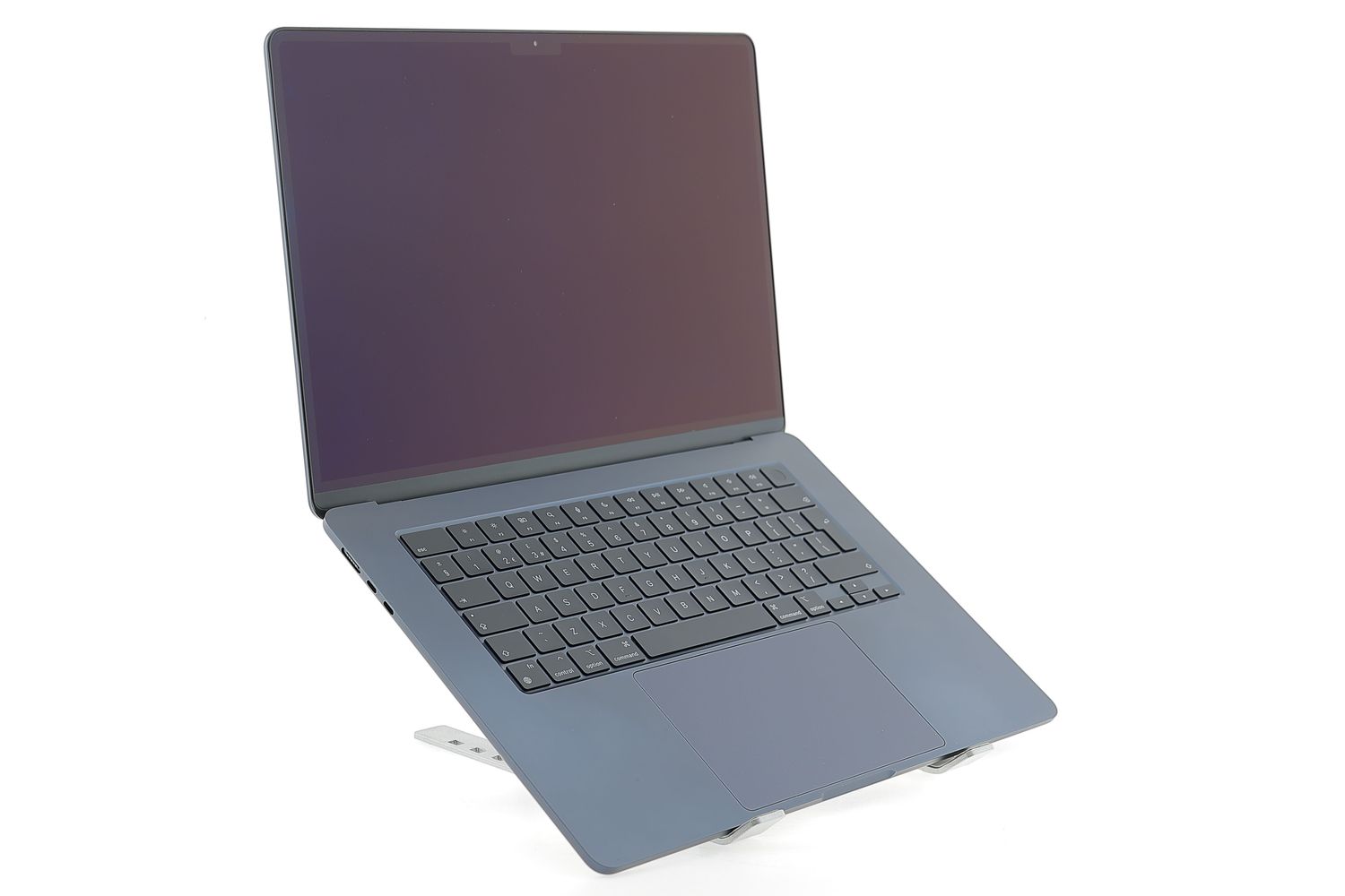 Apple MacBook Air 15″ 2023, M2 8 Cores, 8 GB, 10 core GPU 256 GB Midnight - Kiváló