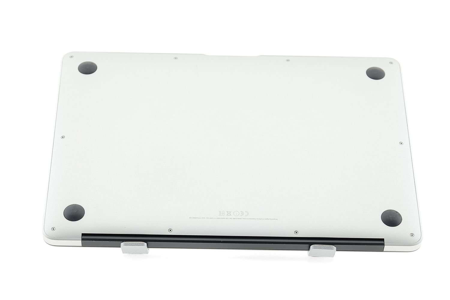 Apple MacBook Air 13″ 2017, i5 1.8 GHz, 8 GB, HD Graphics 6000 128 GB Silver - Много добро