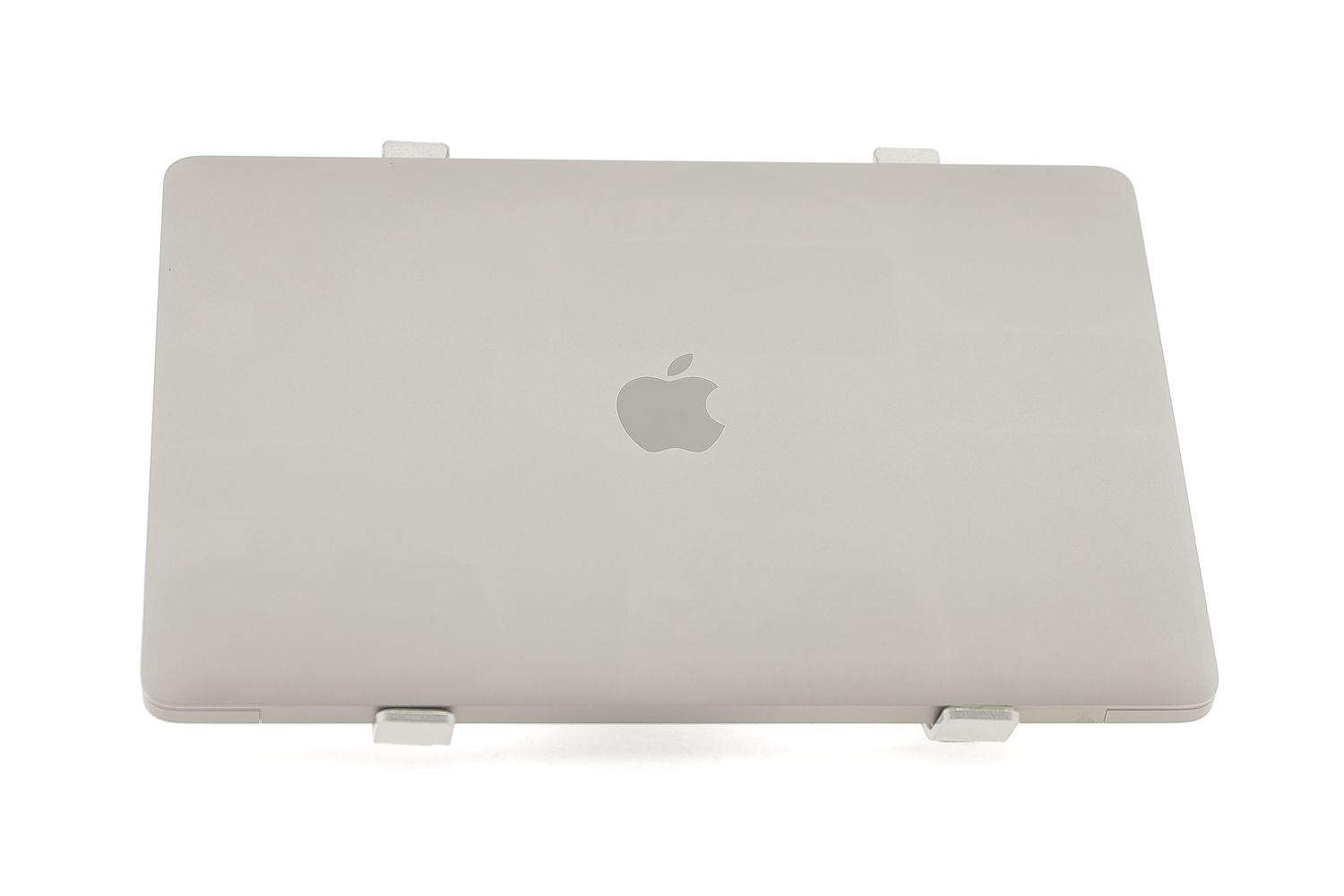Apple MacBook Air 13″ 2020, i3 1.1 GHz, 8 GB, Intel Iris Plus 256 GB Space Gray - Отлично