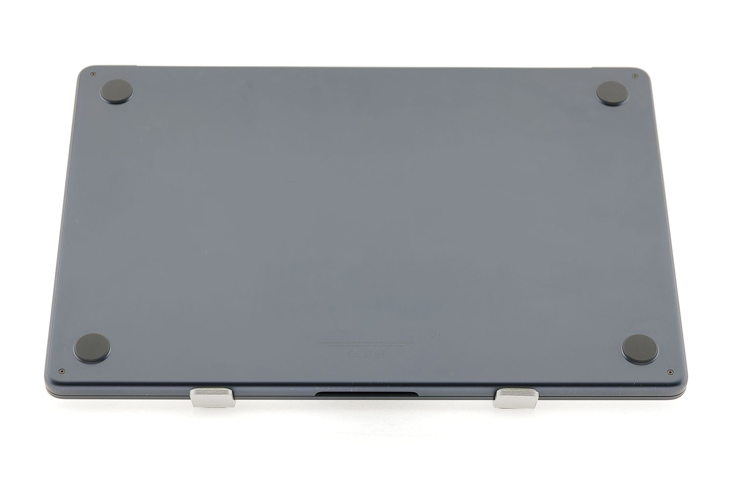 Apple MacBook Air 15″ 2023, M2 8 Cores, 8 GB, 10 core GPU 256 GB Midnight - Foarte bun