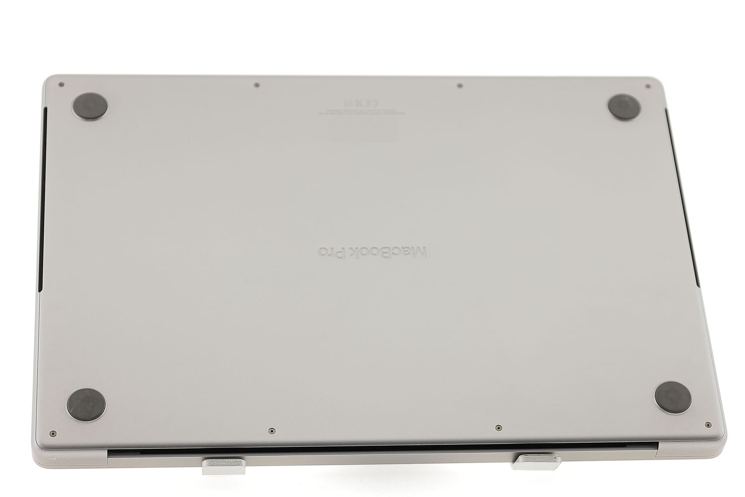 Apple MacBook Pro 16″ 2021, M1 Pro 10 Cores, 16 GB, 16 core GPU 512 GB Space Gray - Отлично