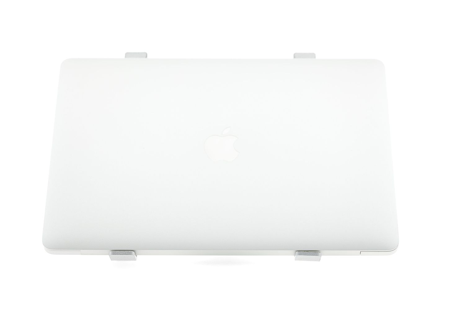 Apple MacBook Air 13″ 2020, i3 1.1 GHz, 8 GB, Intel Iris Plus 256 GB Silver - Kiváló