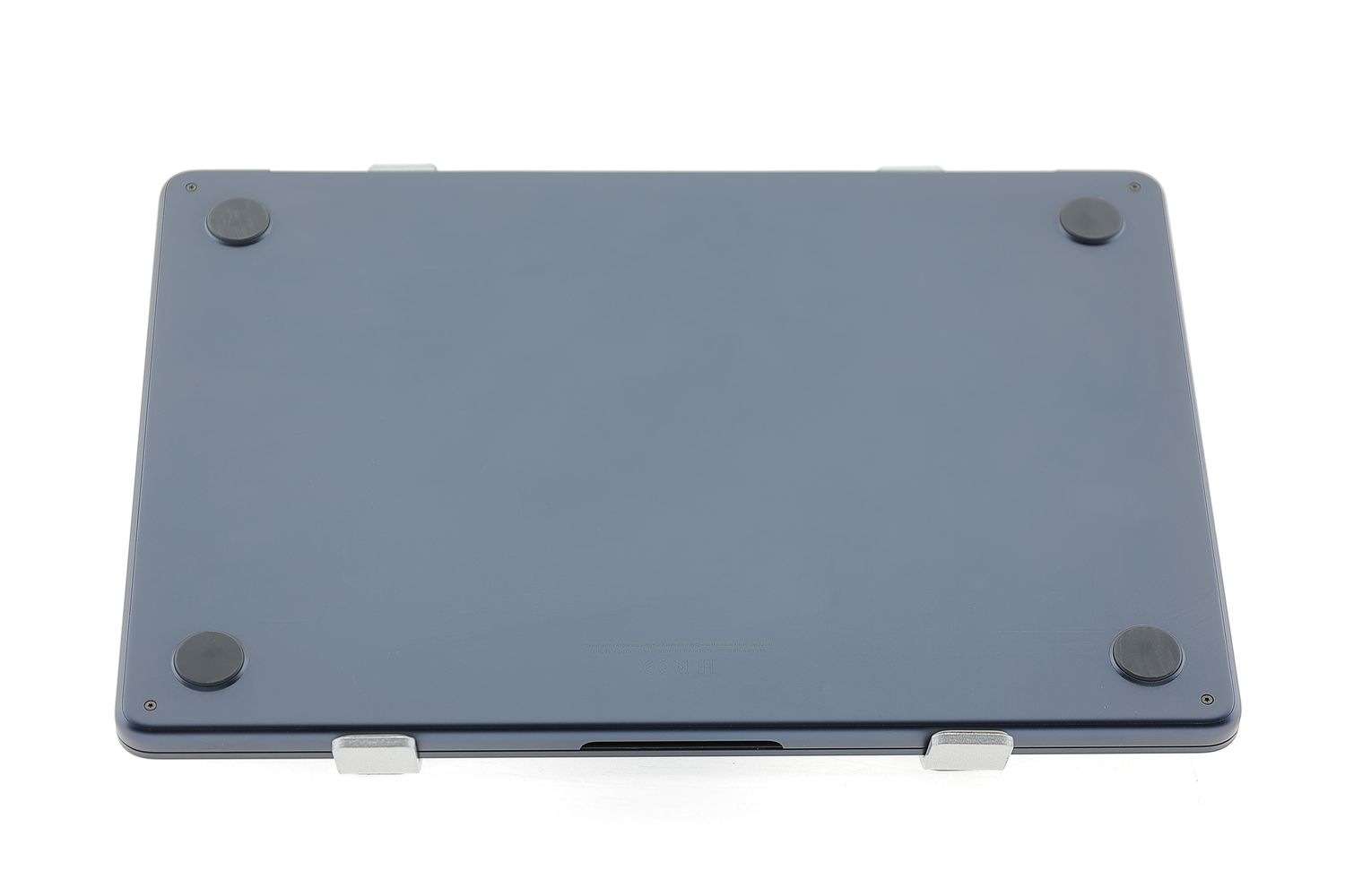 Apple MacBook Air 13″ 2022, M2 8 Cores, 8 GB, 8 core GPU 256 GB Midnight - Отлично