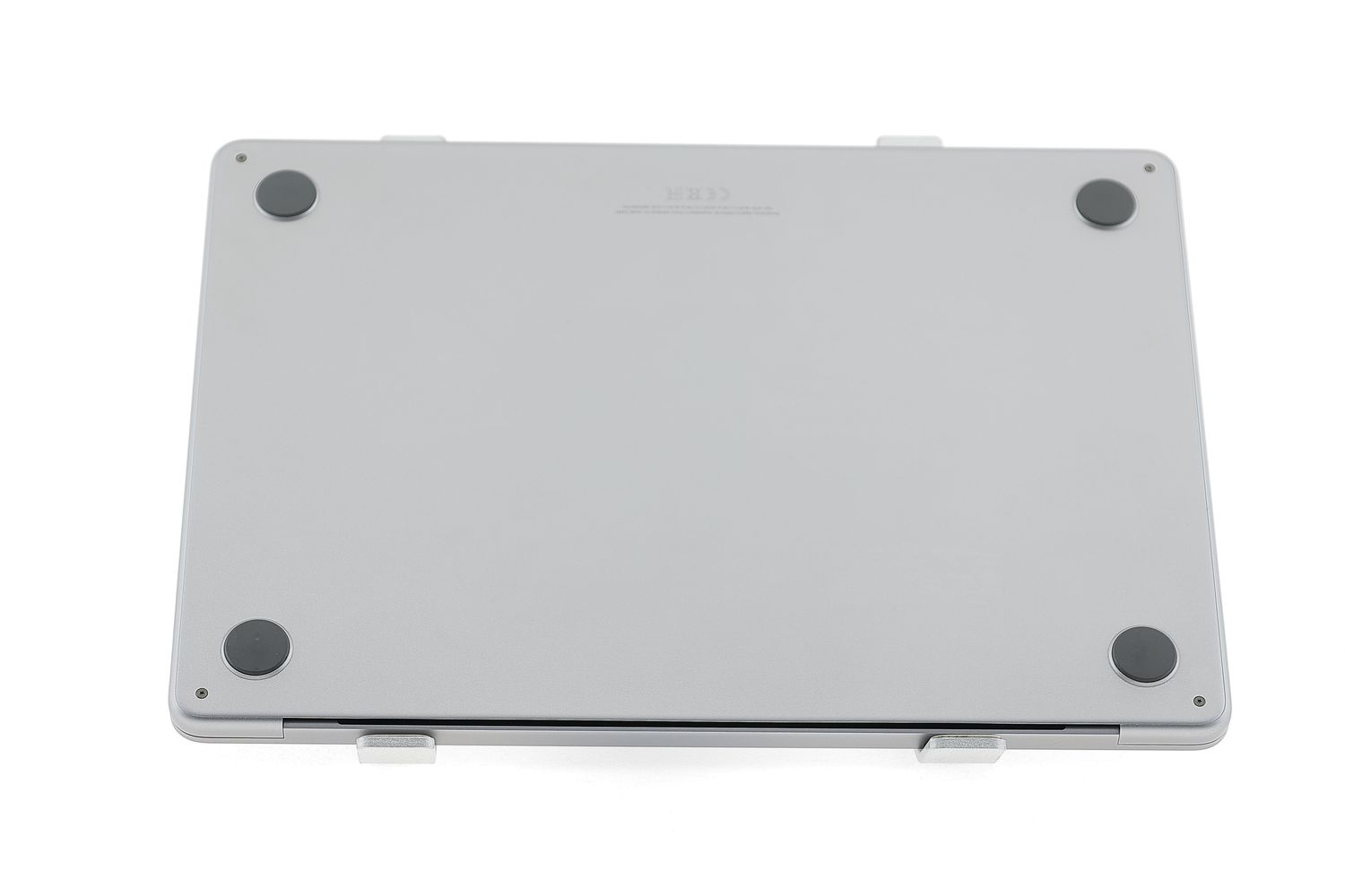 Apple MacBook Air 13″ 2022, M2 8 Cores, 16 GB, 10 core GPU 512 GB Space Gray - Много добро