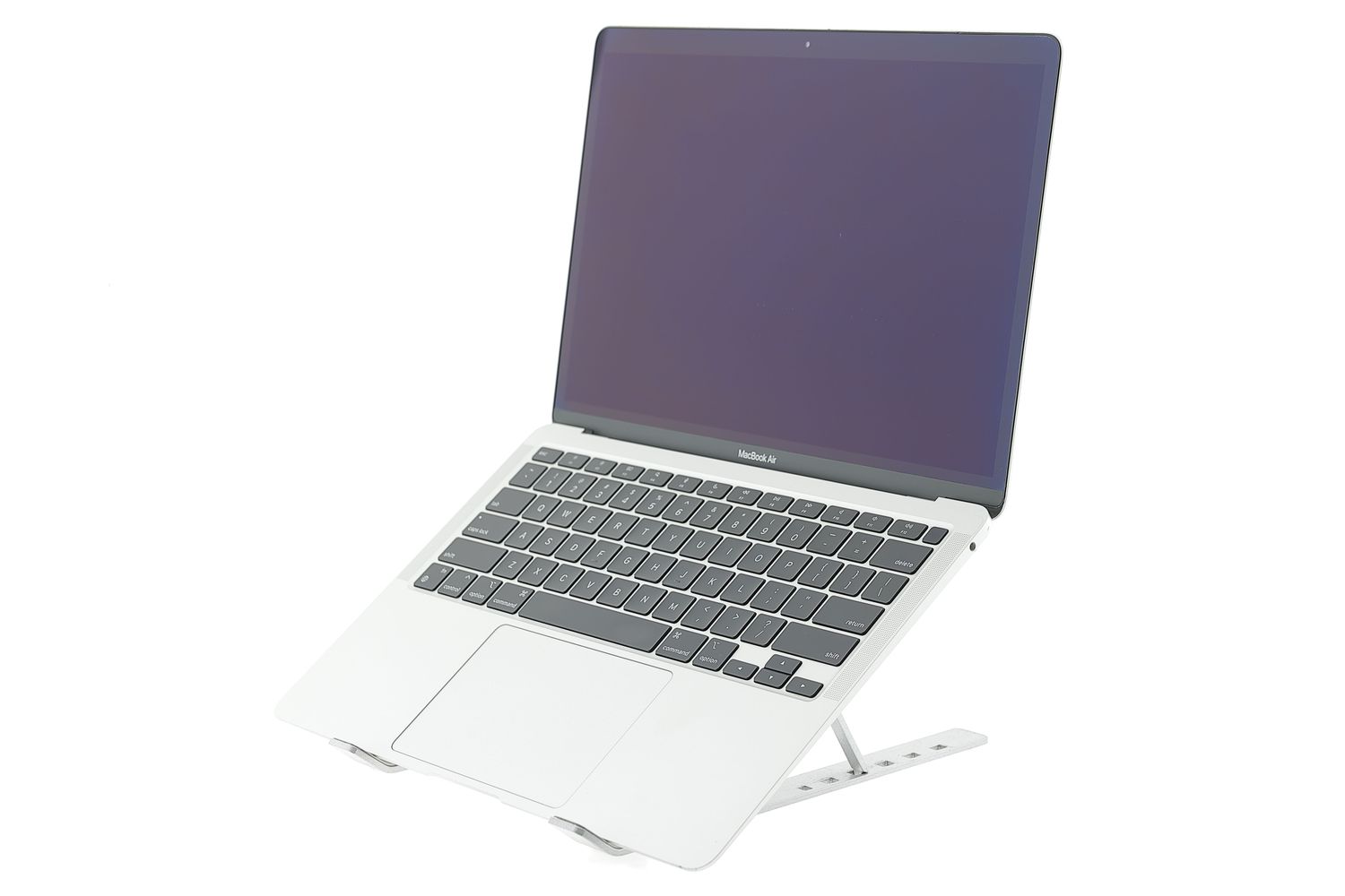 Apple MacBook Air 13″ 2020, M1 8 Cores, 8 GB, 7 core GPU 256 GB Silver - Nagyon jó