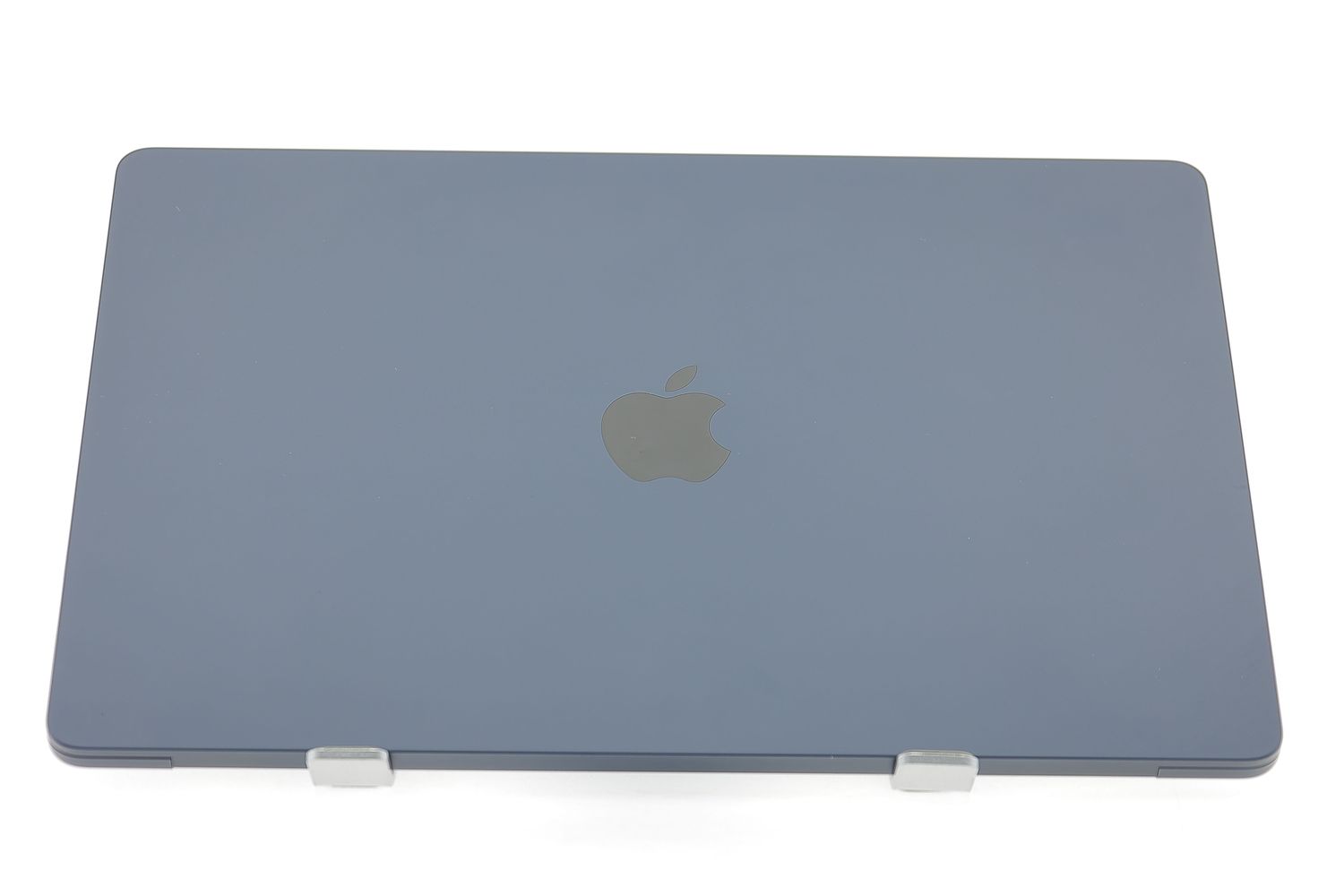 Apple MacBook Air 15″ 2024, M3 8 Cores, 16 GB, 10 core GPU 512 GB Midnight - Много добро
