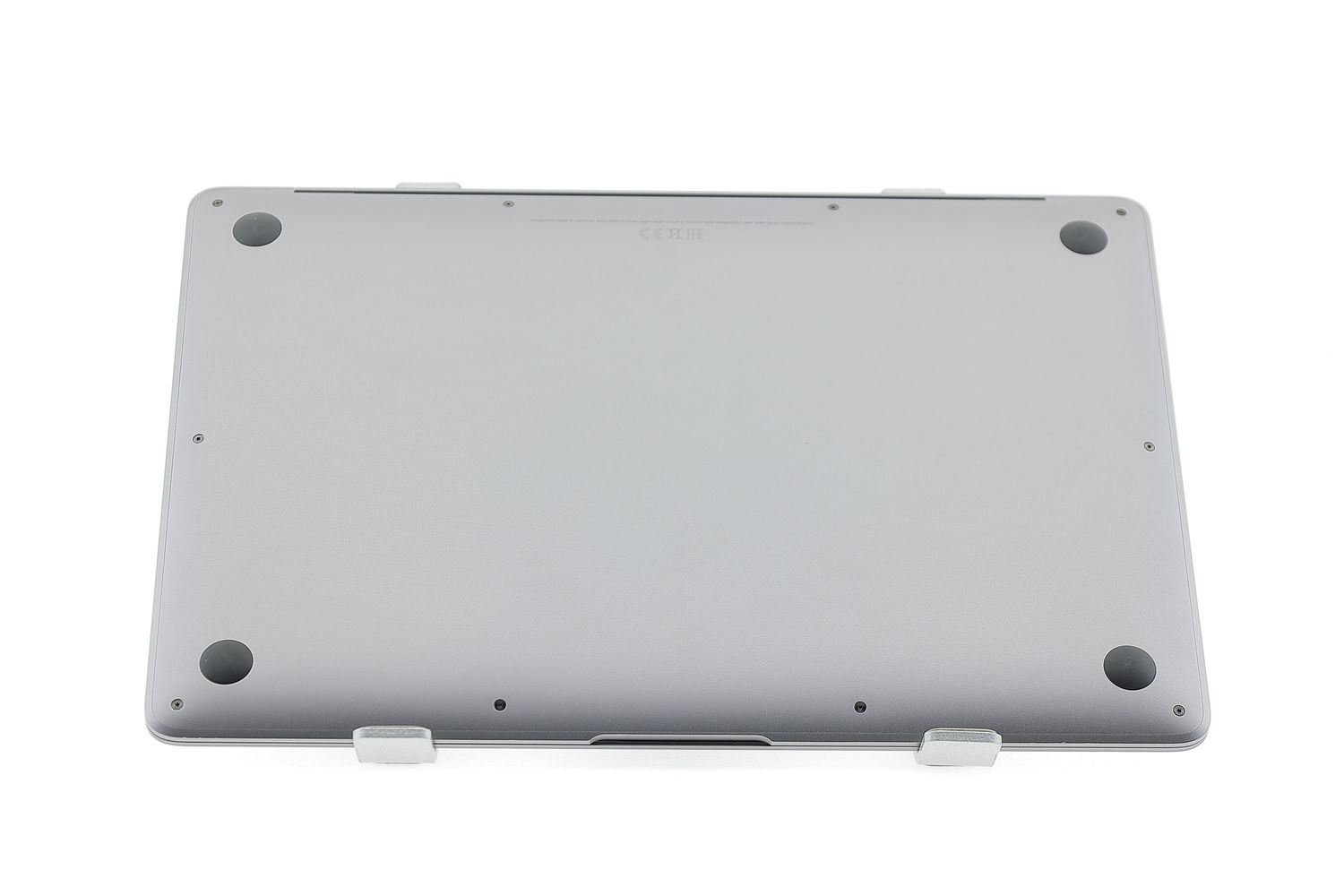 Apple MacBook Air 13″ 2020, M1 8 Cores, 8 GB, 8 core GPU 512 GB Space Gray - Отлично